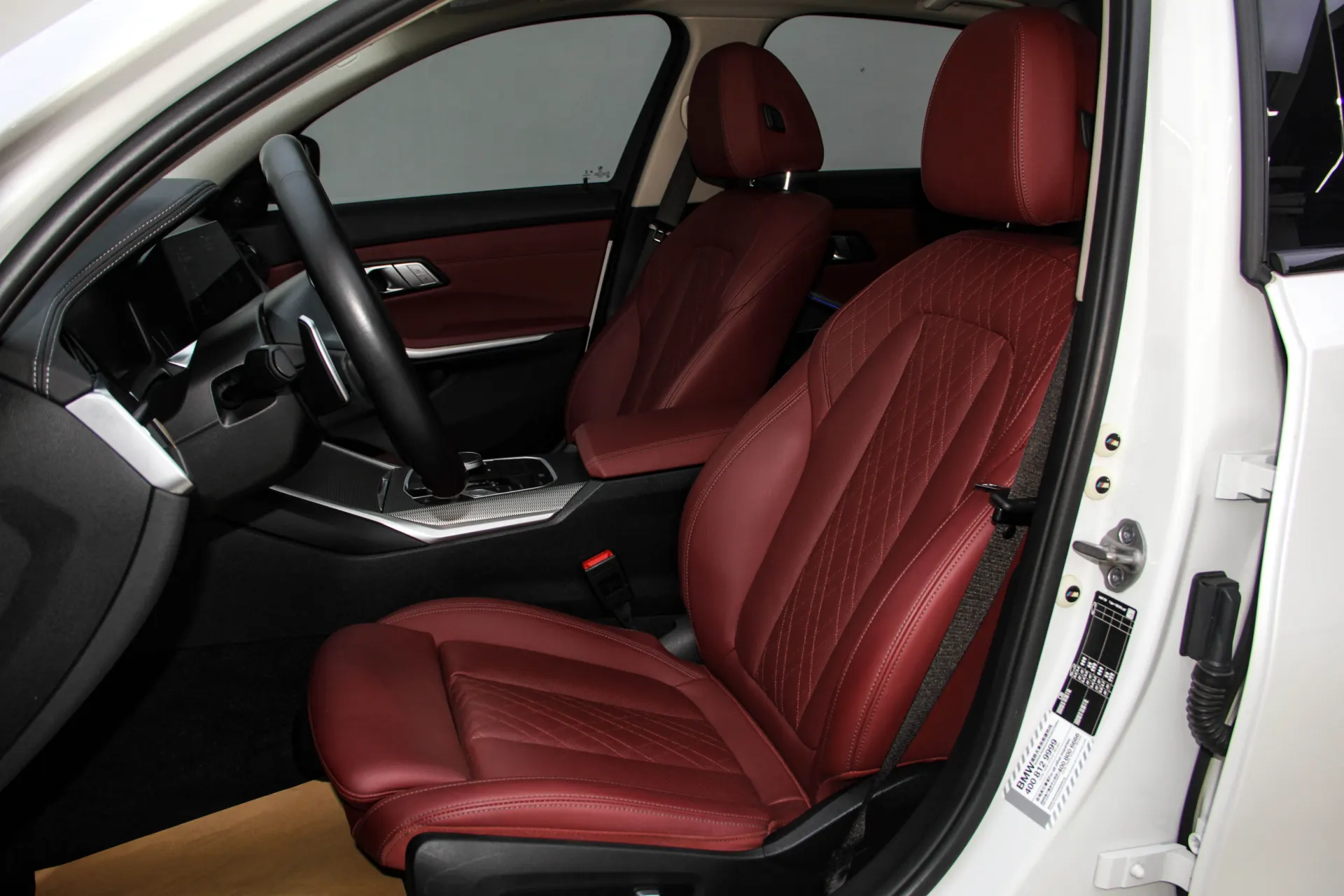 BMW 325Li, 2022 11