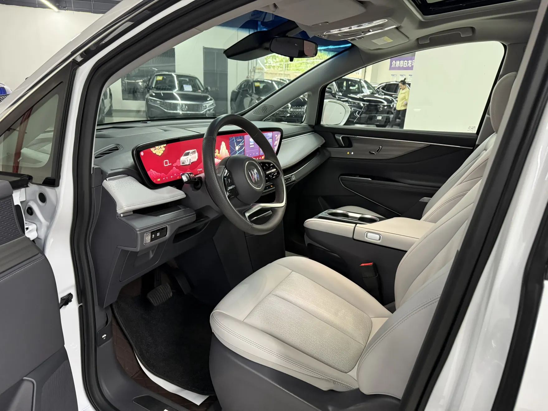 Buick GL8, 2025 12