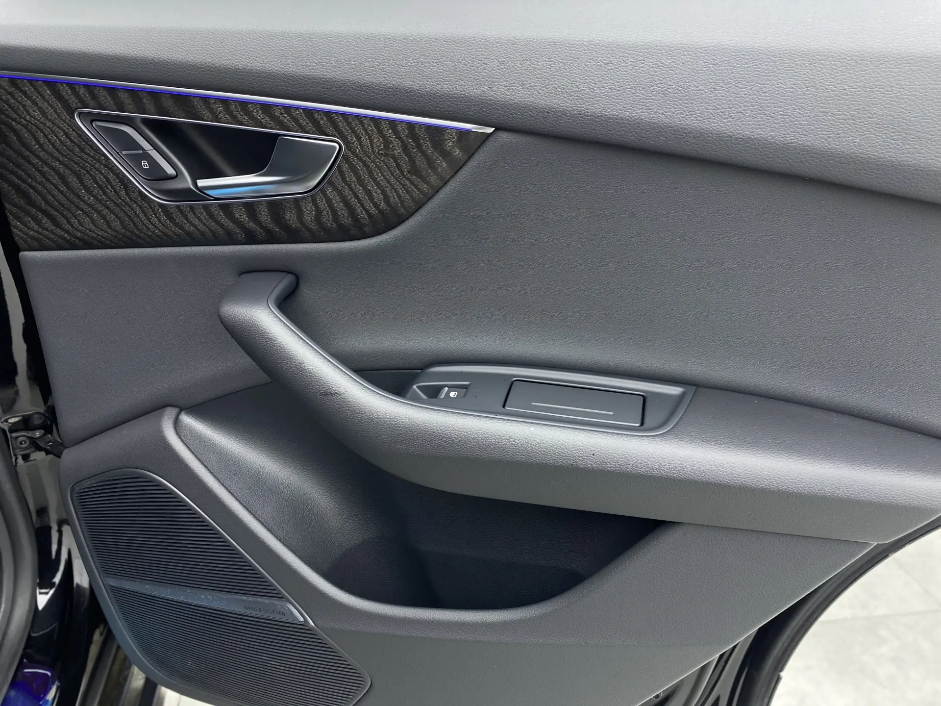 Audi Q8 55 TFSI, 2022 24