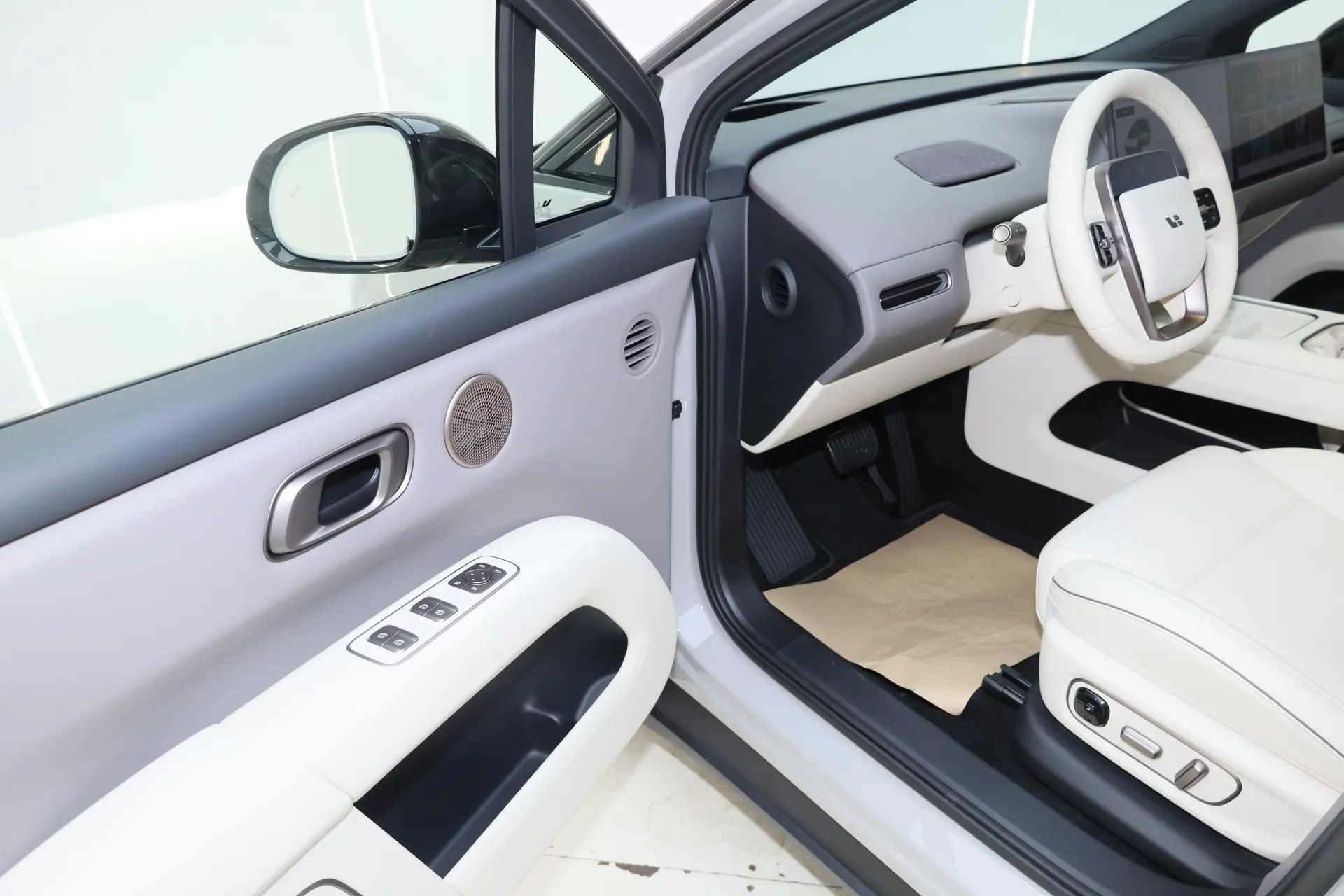 Li Auto i6, 2025 31