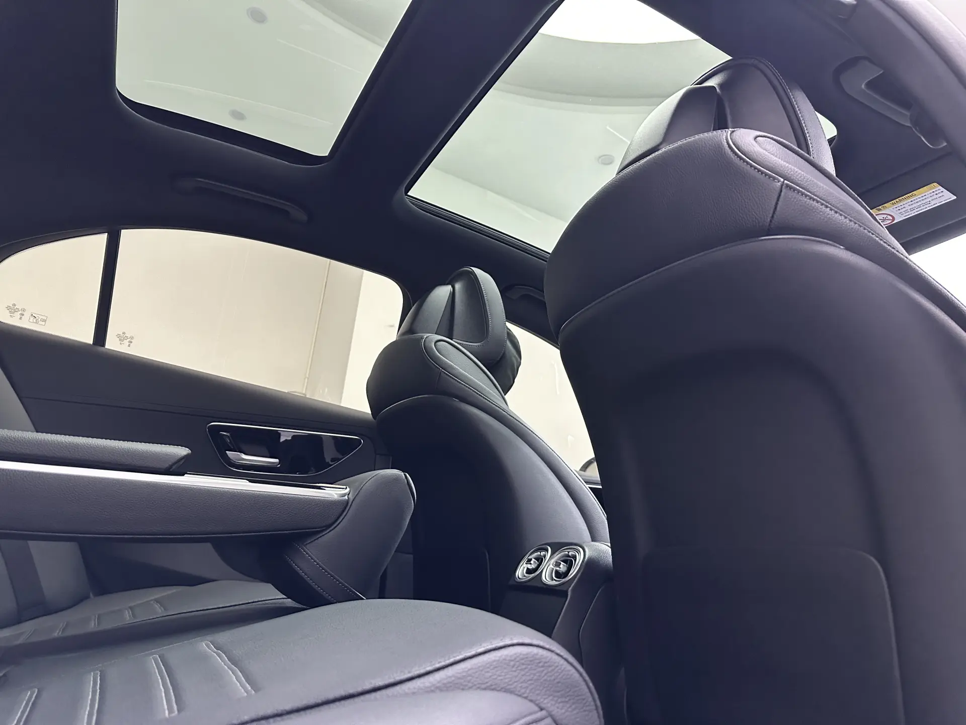 Mercedes-Benz C 260 L, 2024 15