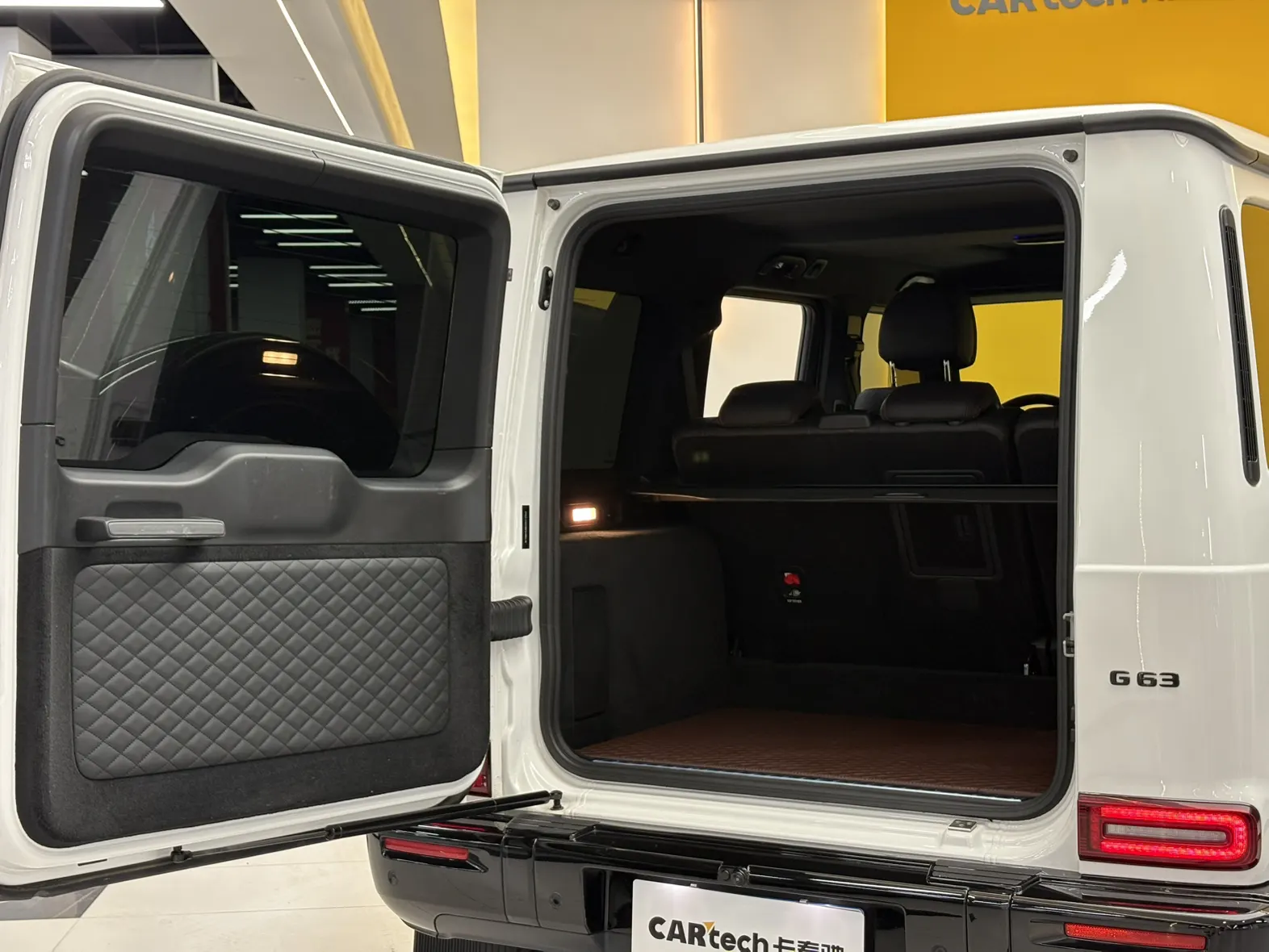 Mercedes-Benz G 63, 2025 31
