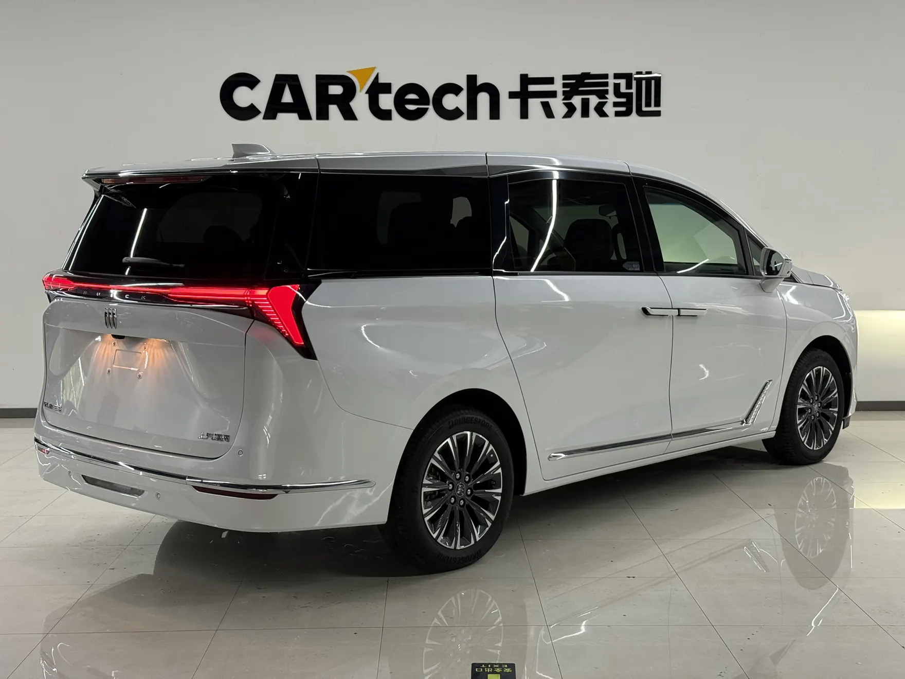 Buick GL8, 2025 4