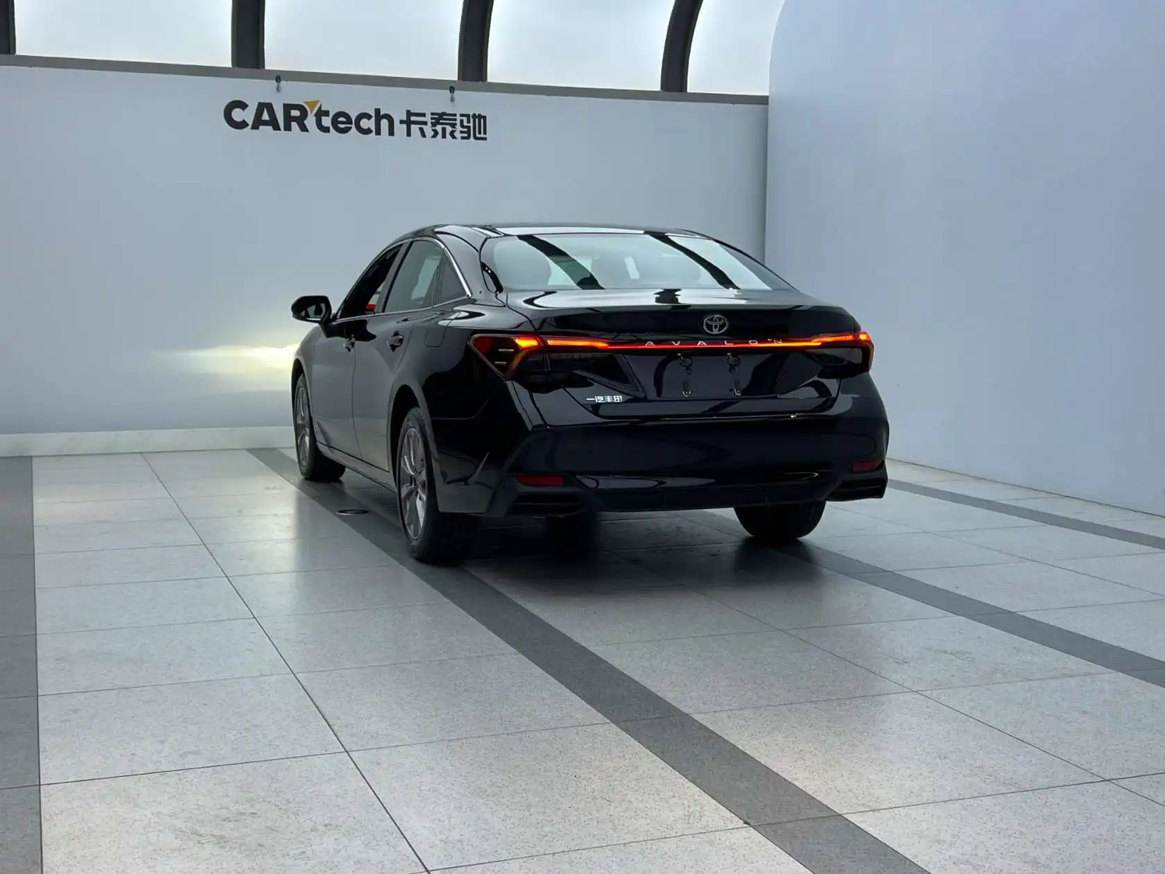 Toyota Avalon, 2024 все фото