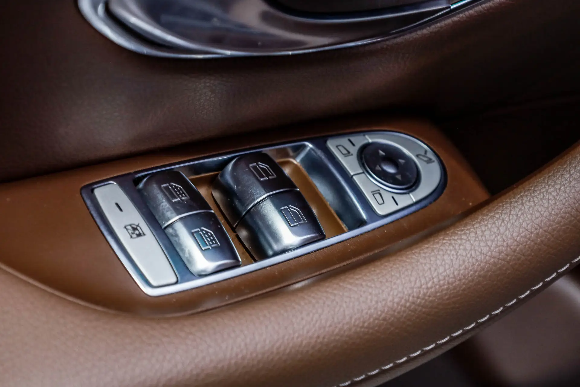Mercedes-Benz E 300 L, 2021 28