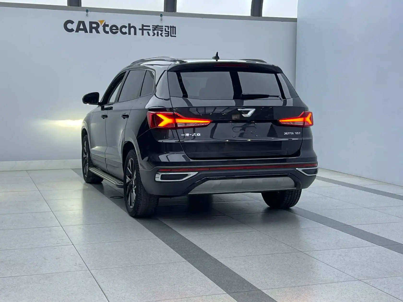 Jetta VS7, 2021 4