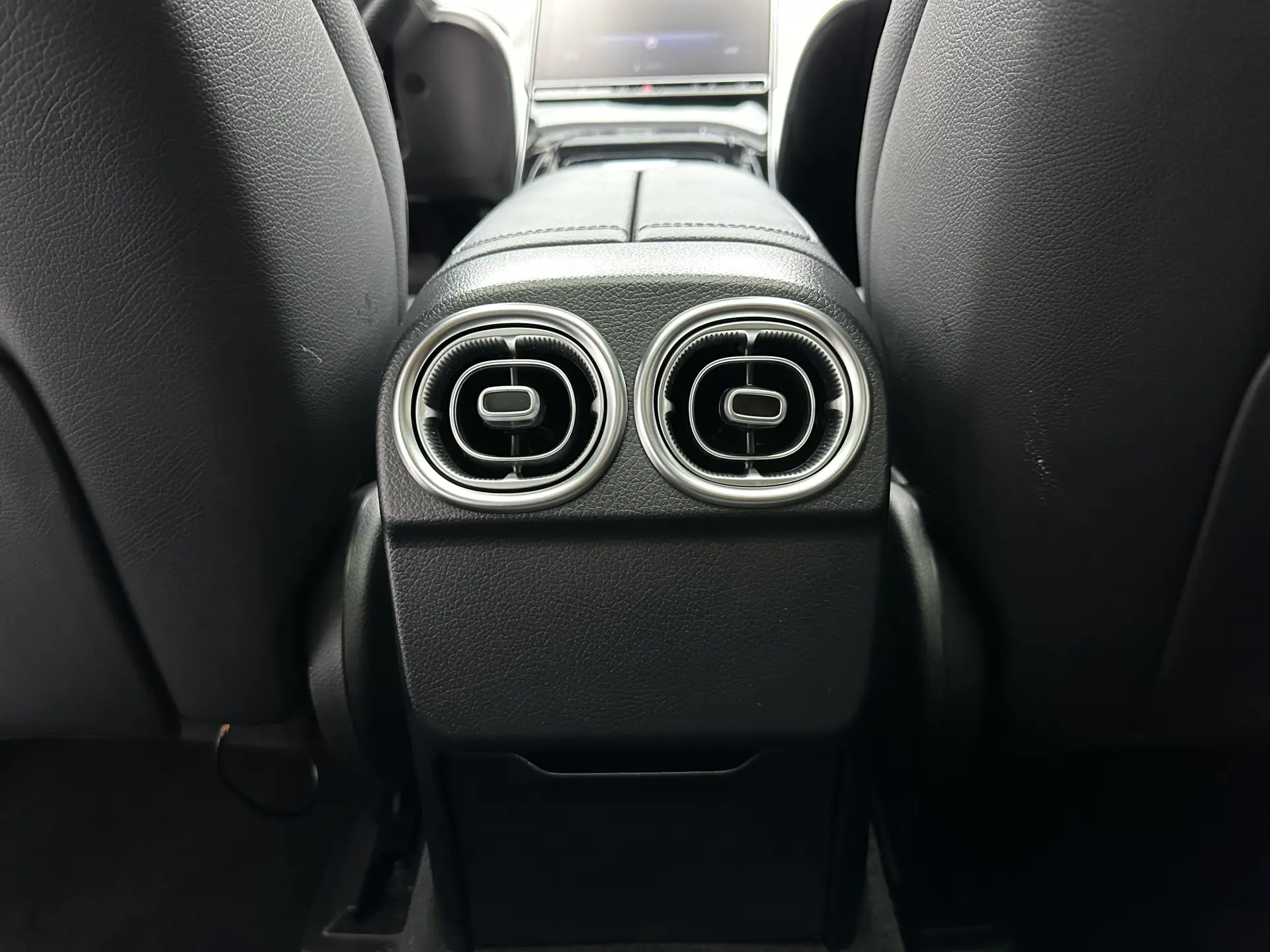 Mercedes-Benz C 260 L, 2024 18