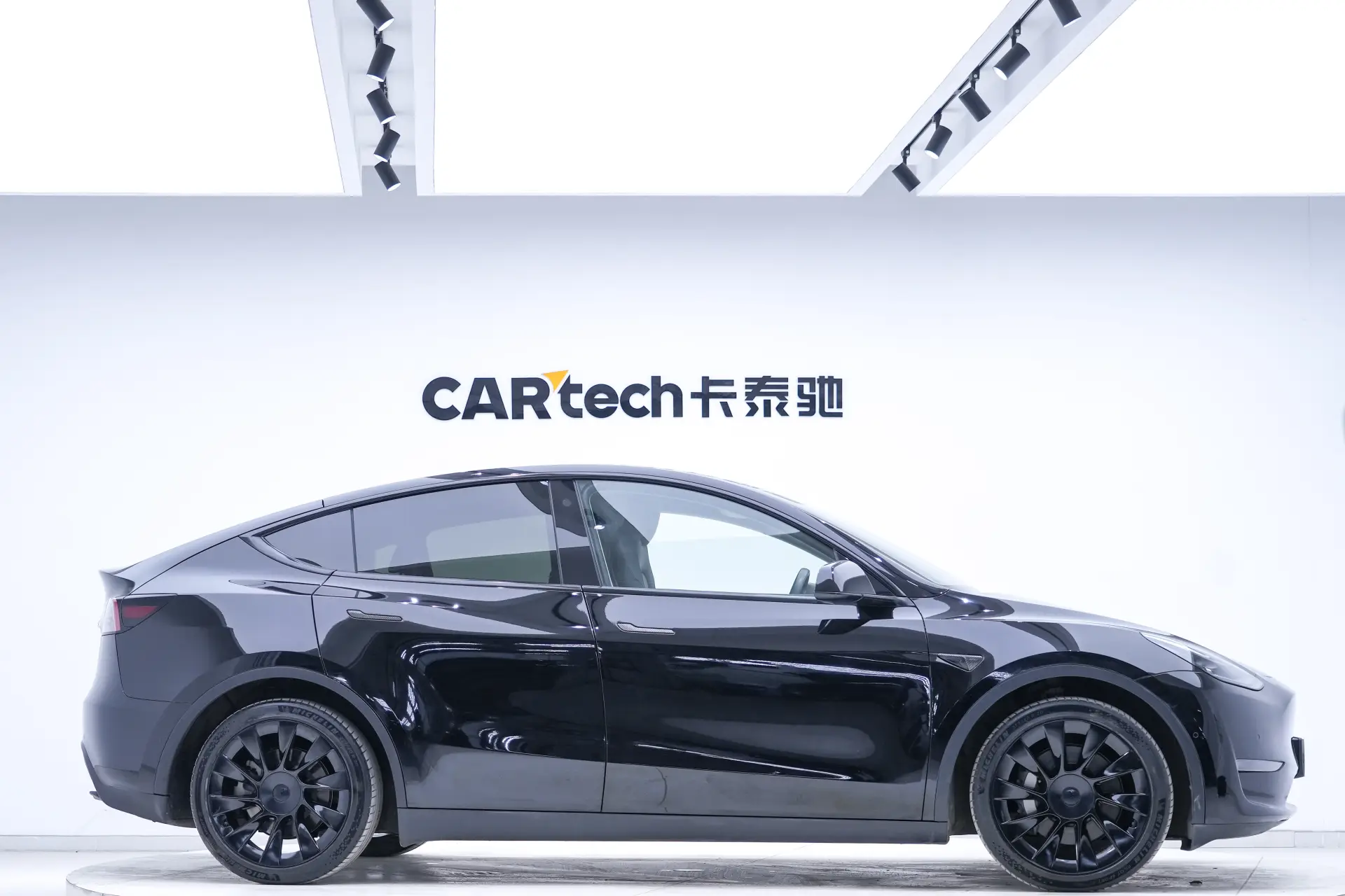 Tesla Model Y, 2022 4