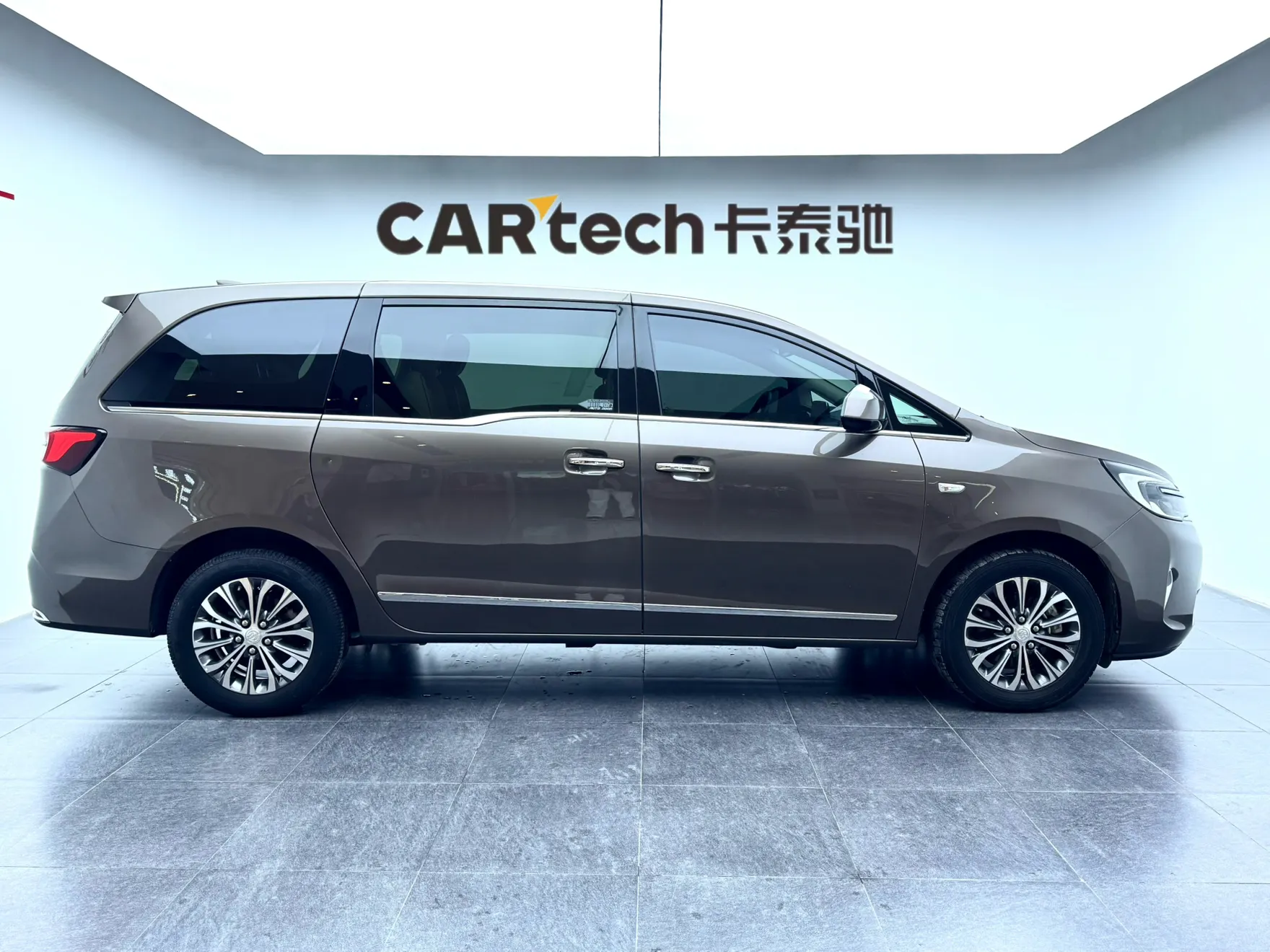 Buick GL8, 2022 11