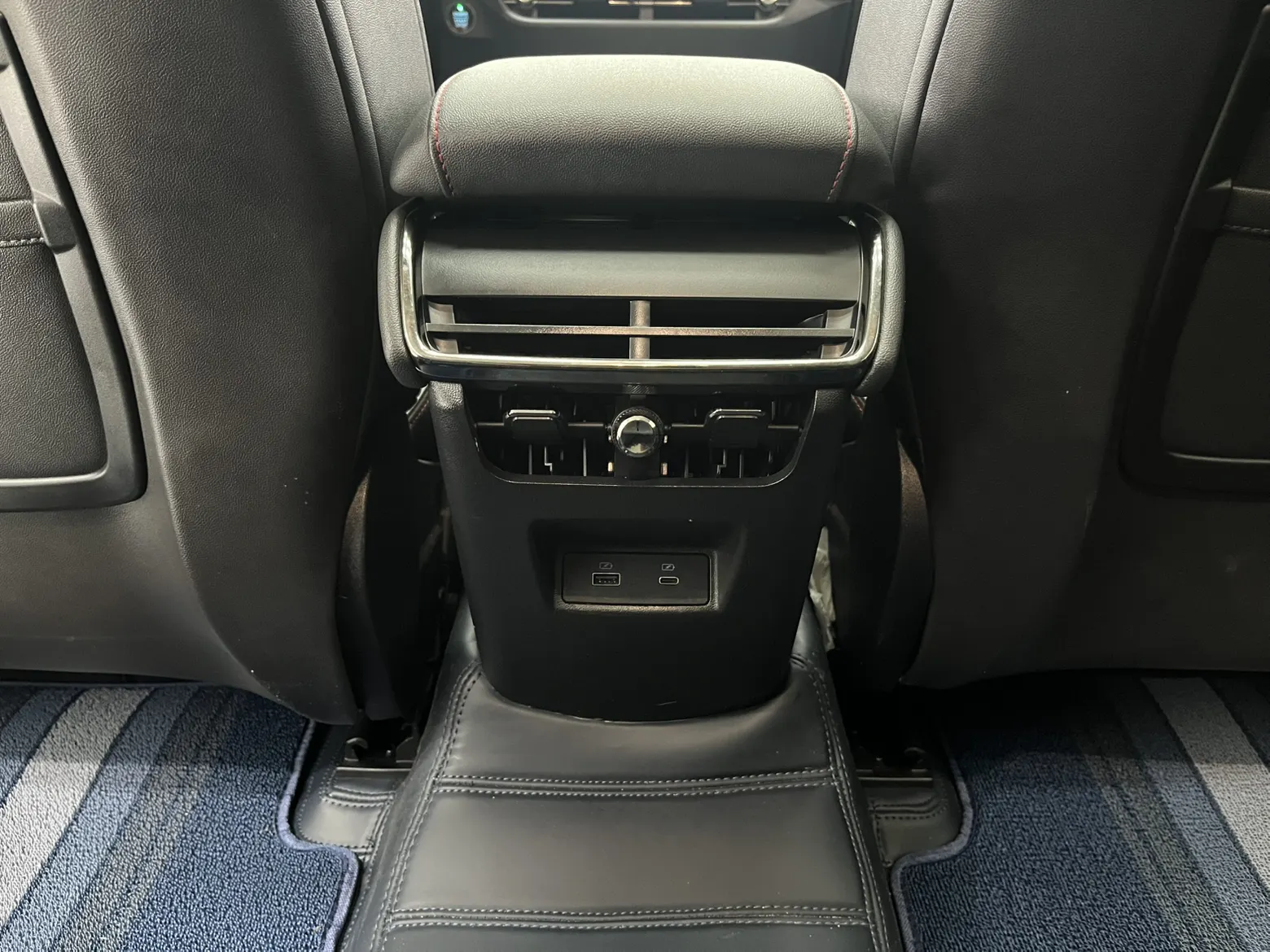 Ford Mondeo, 2023 17