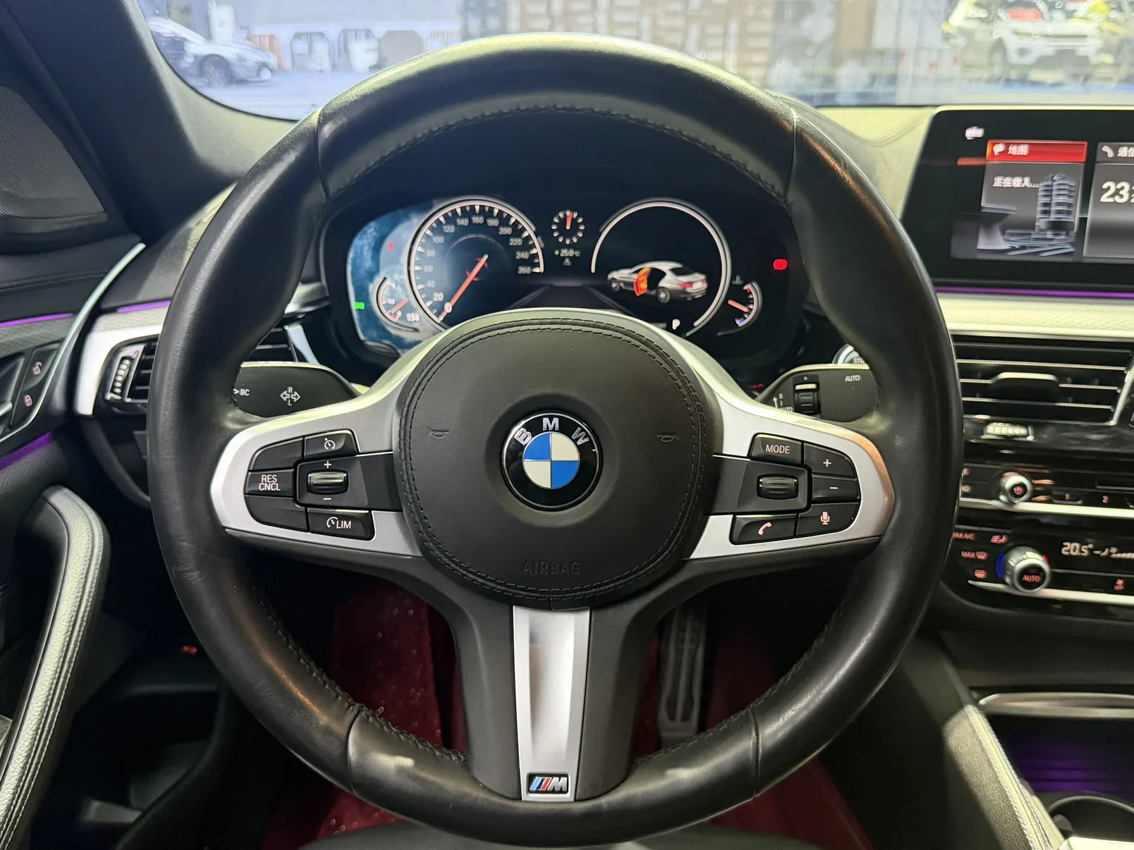 BMW 525i, 2018 9