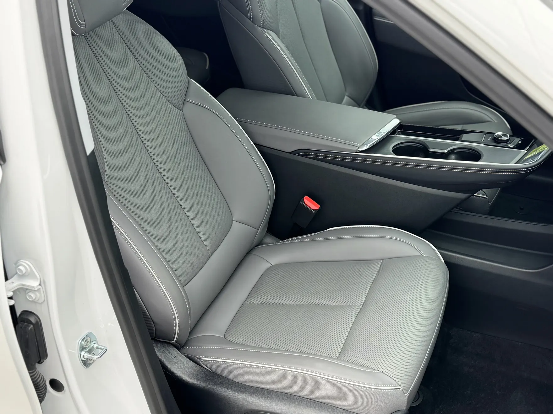 Buick E5, 2025 12