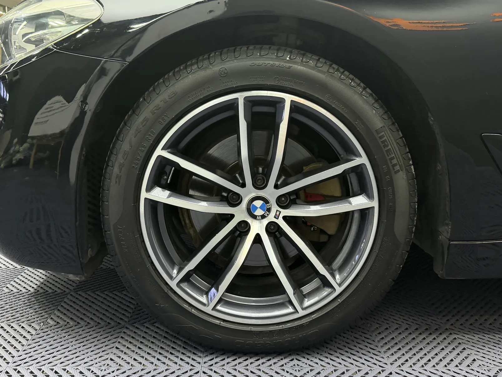 BMW 525i, 2018 7