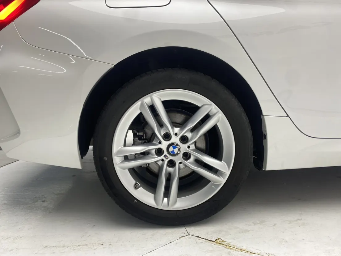 BMW 120i, 2023 11