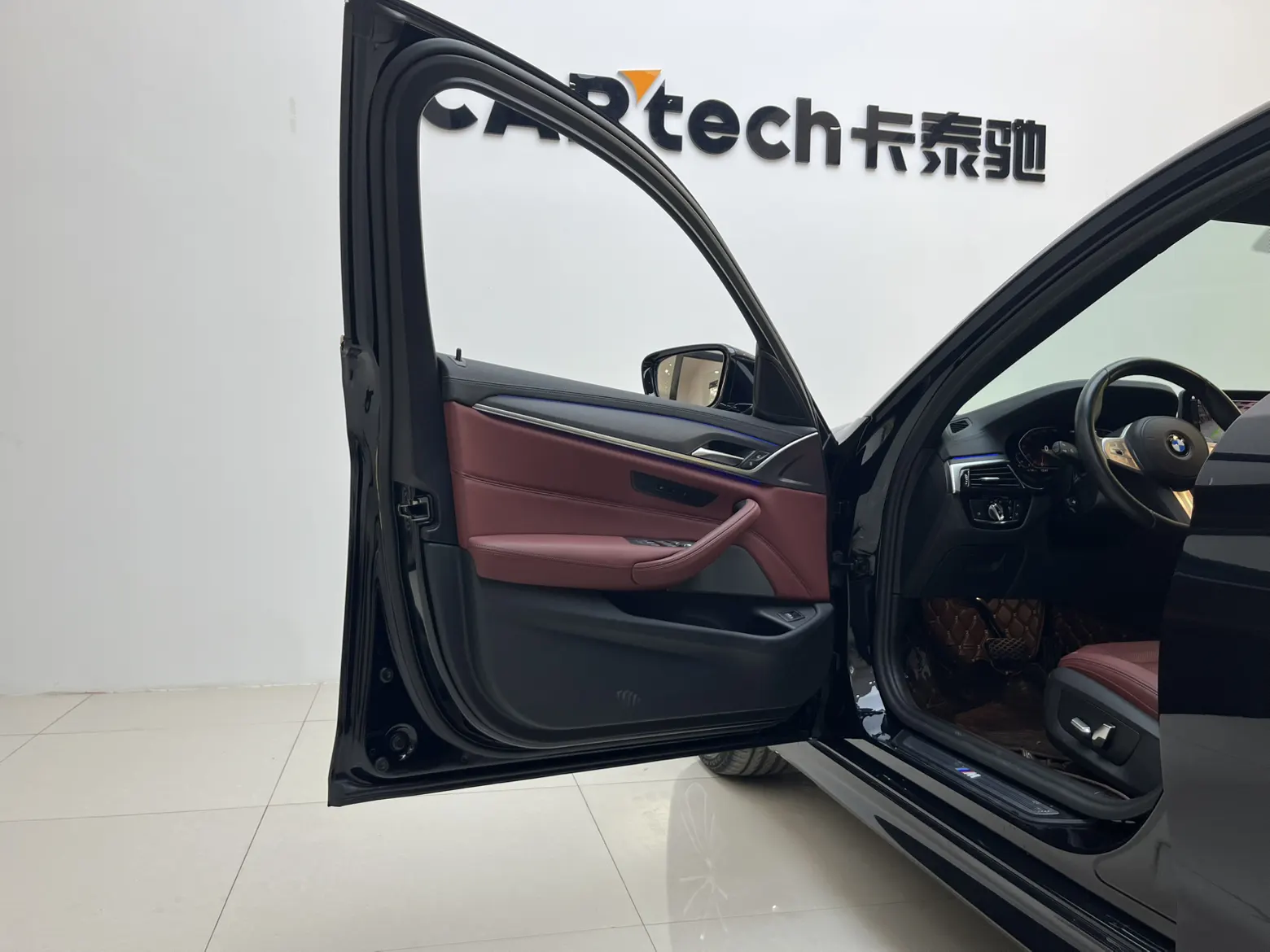 BMW 530Li, 2023 12
