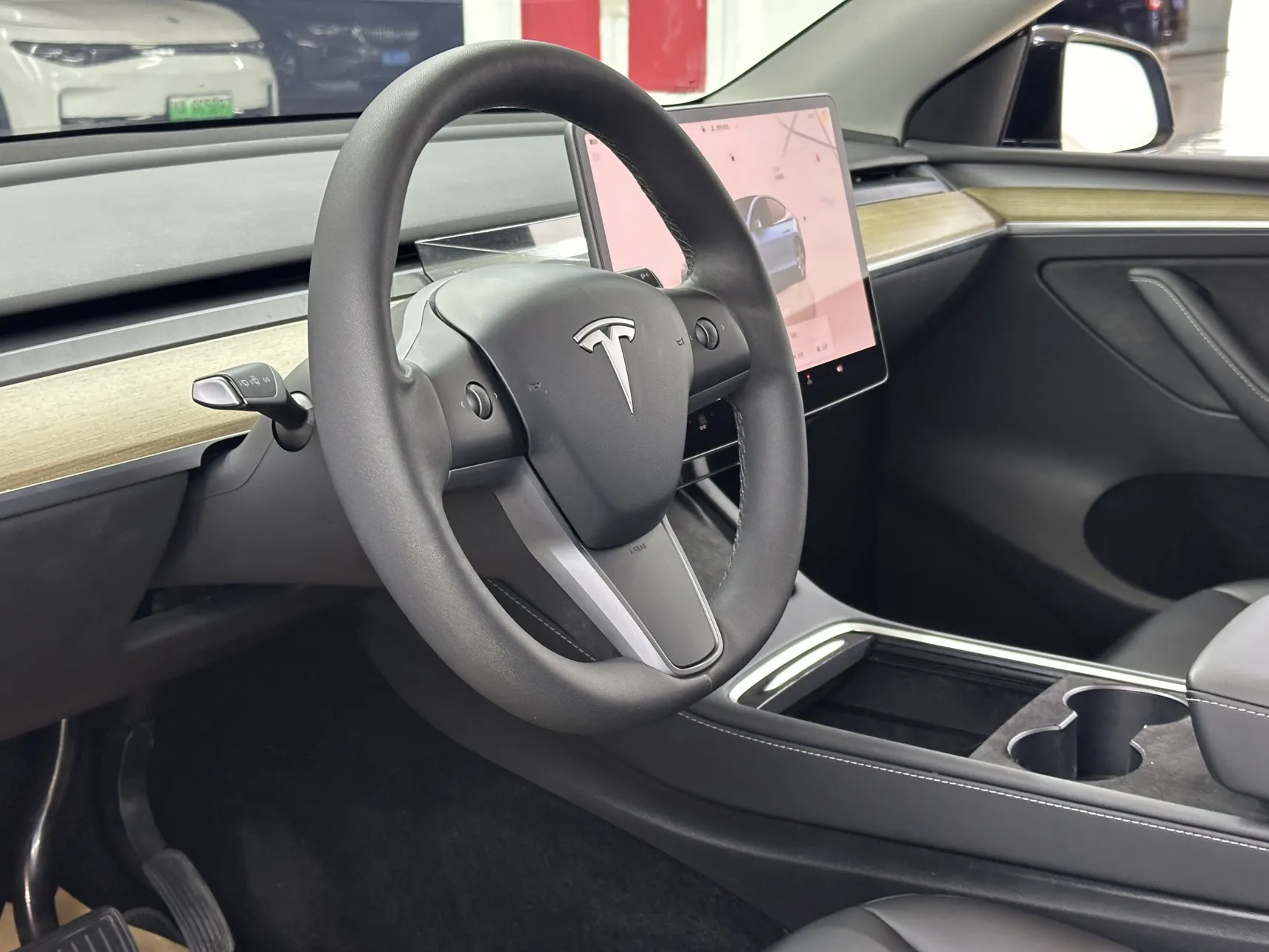 Tesla Model Y, 2023 13