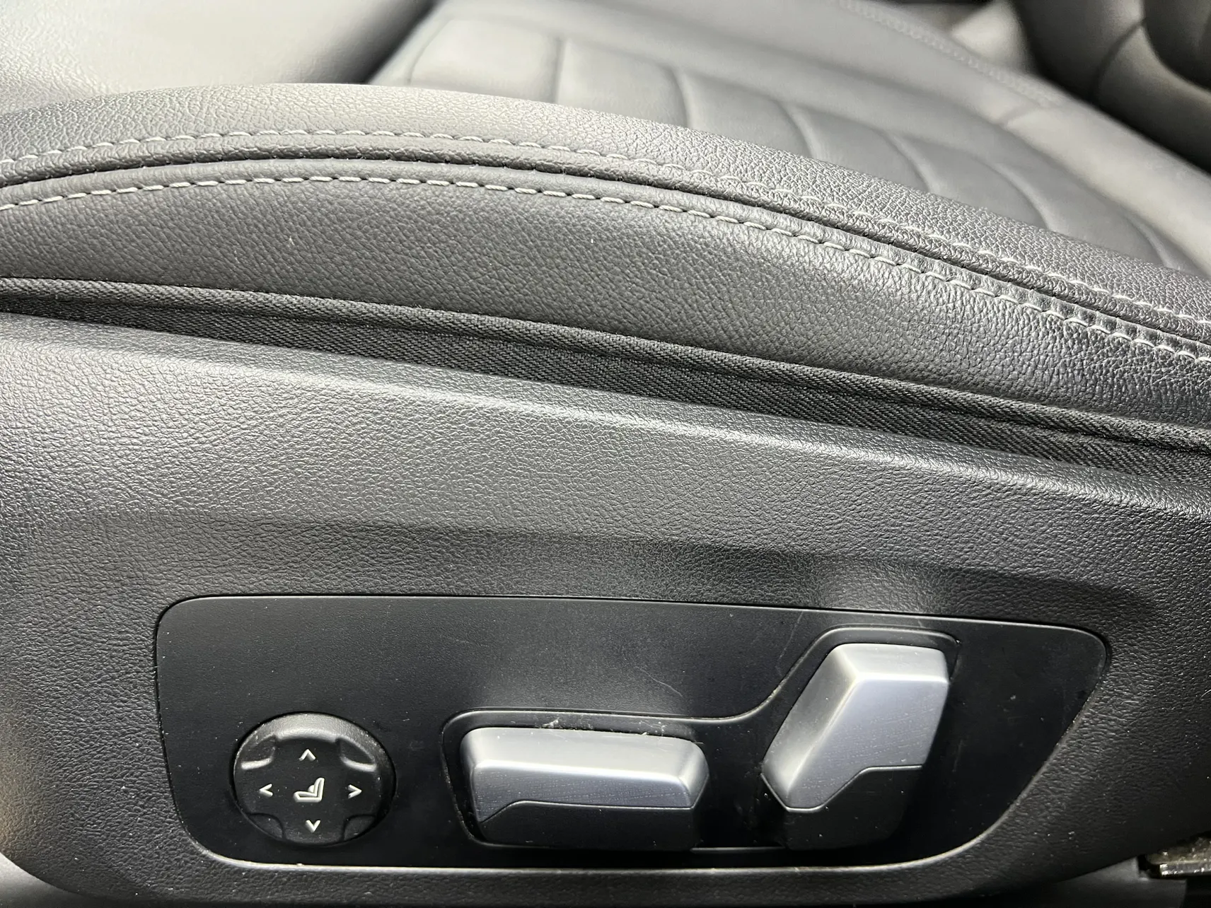 BMW 325Li, 2020 24