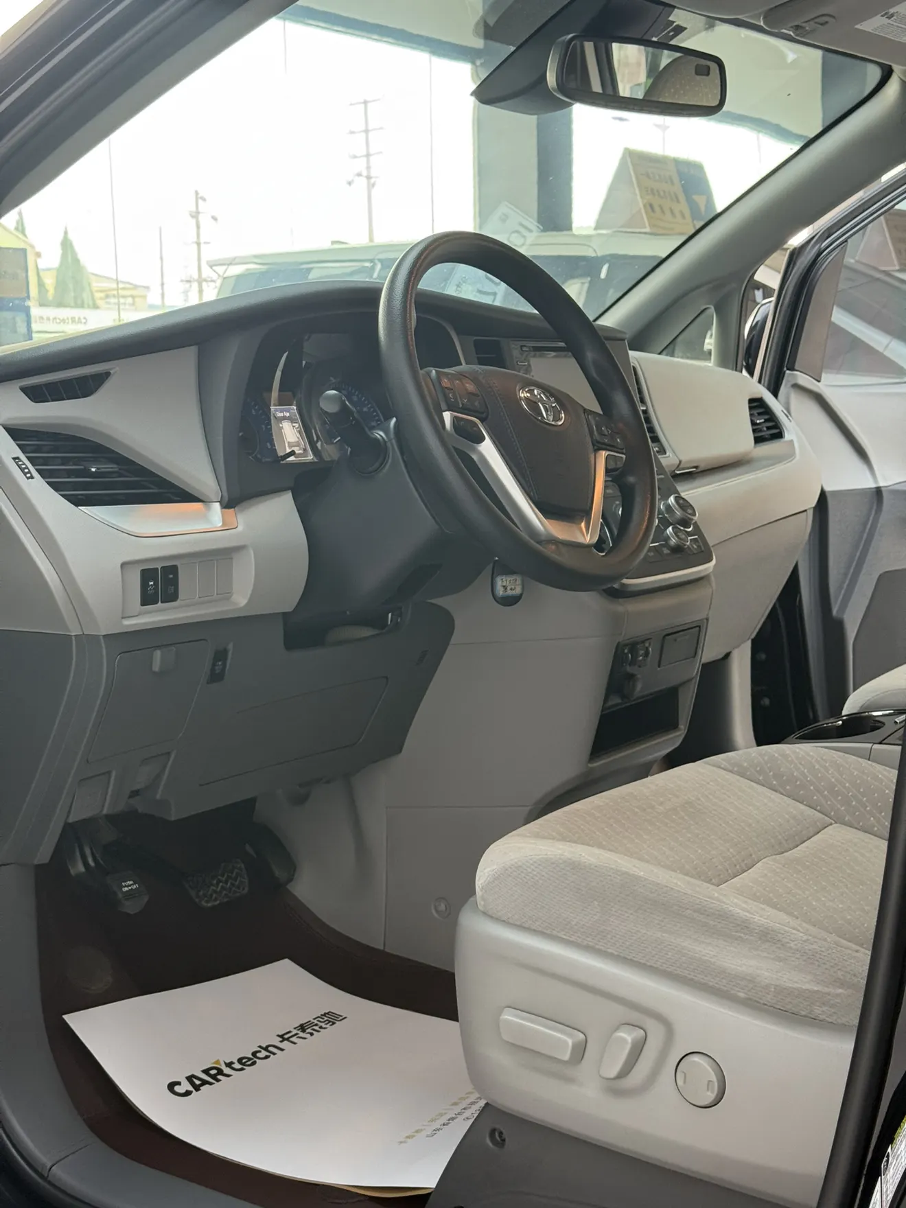 Toyota Sienna, 2019 10