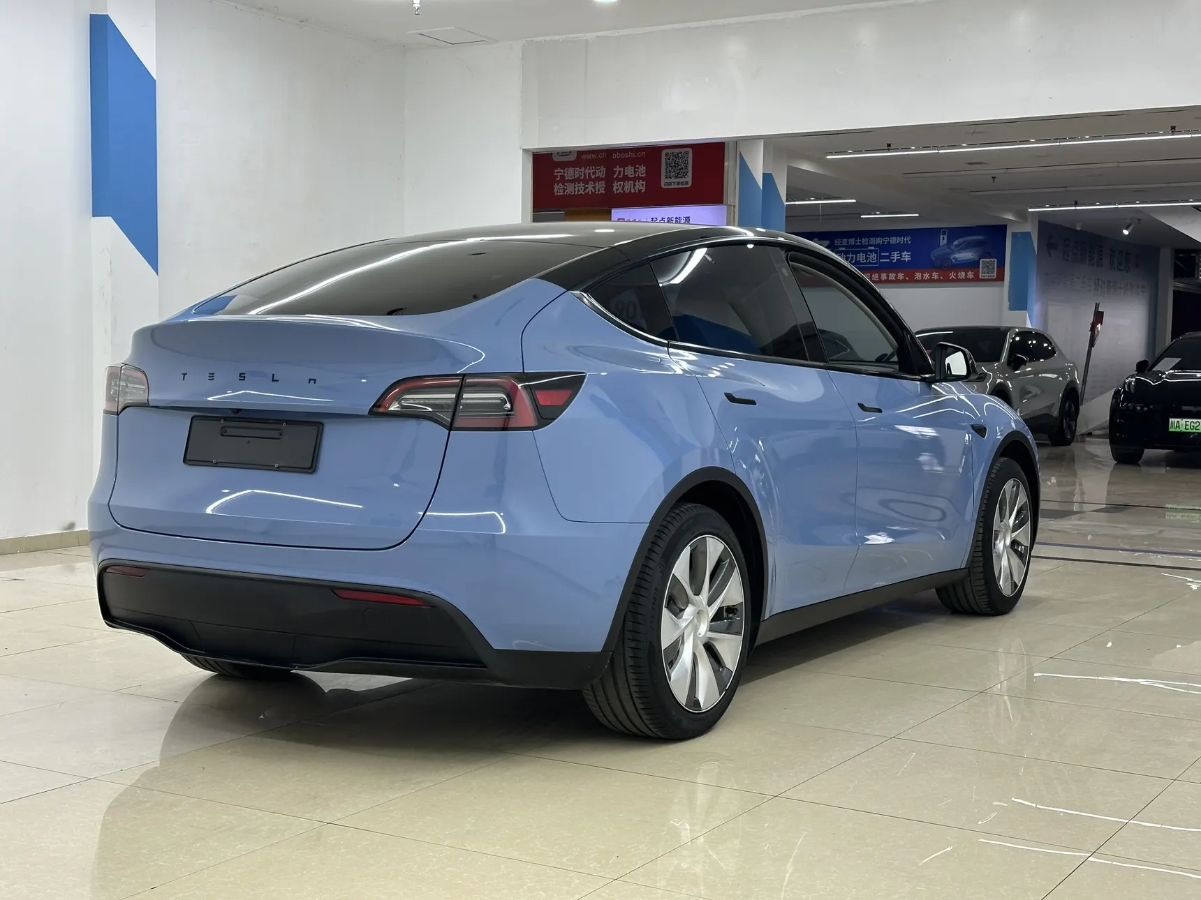 Tesla Model Y, 2023 3