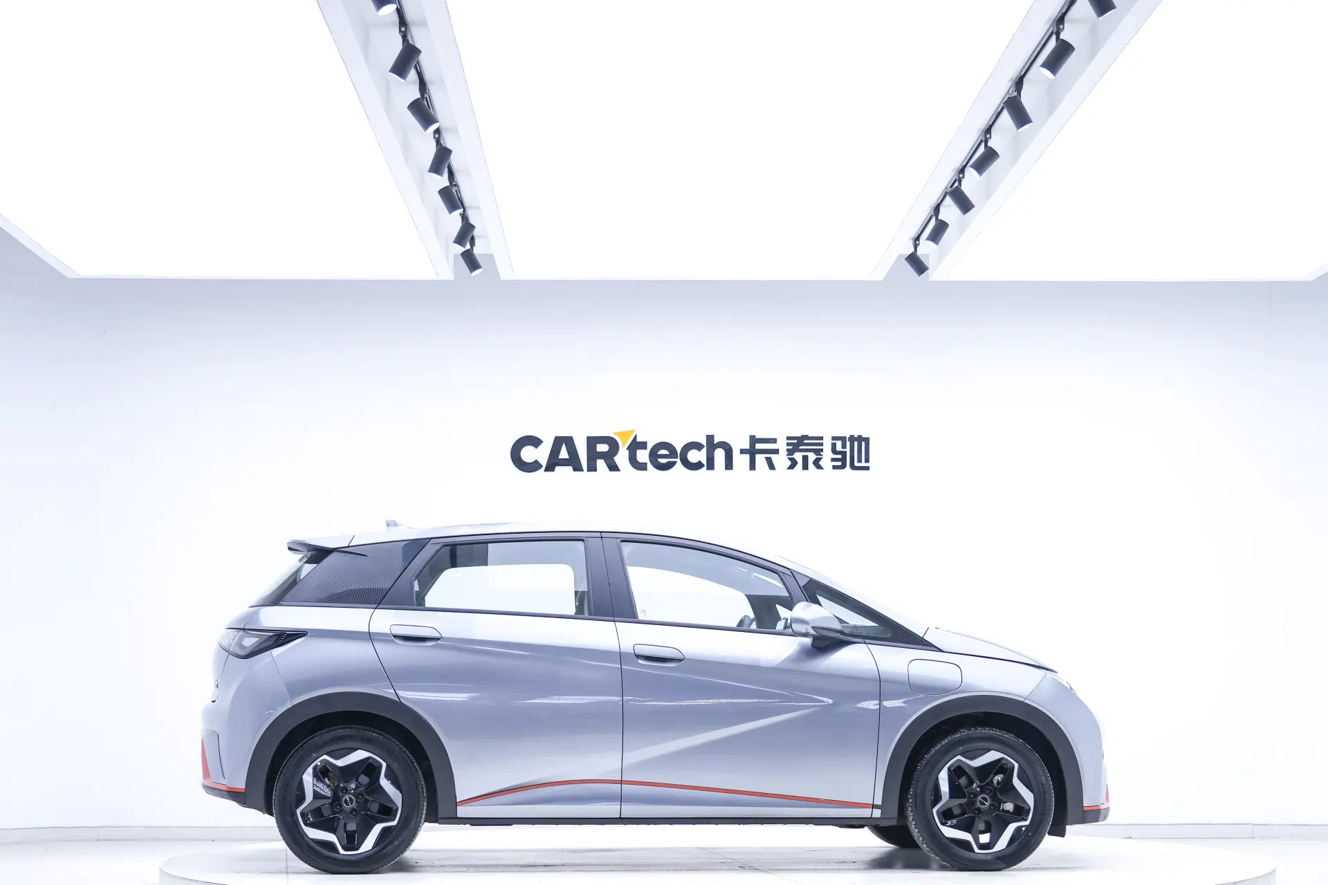 BYD Dolphin, 2023 4