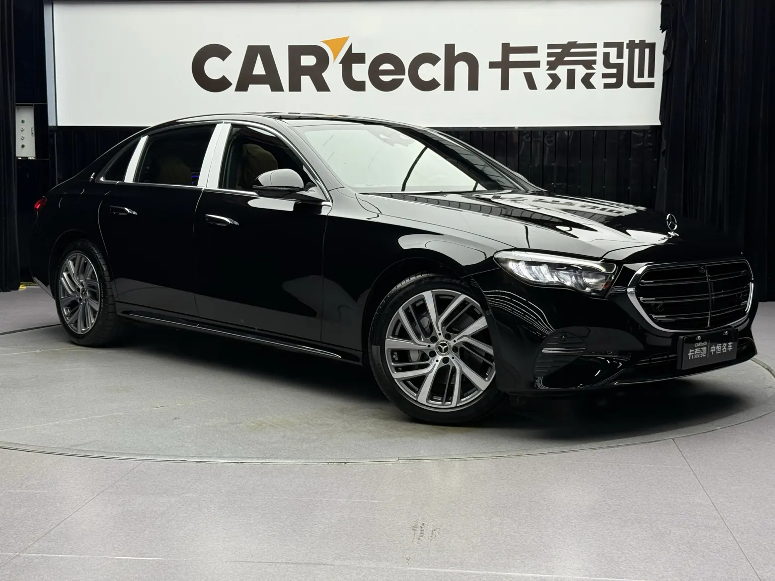 Mercedes-Benz E 300 L, 2025 11
