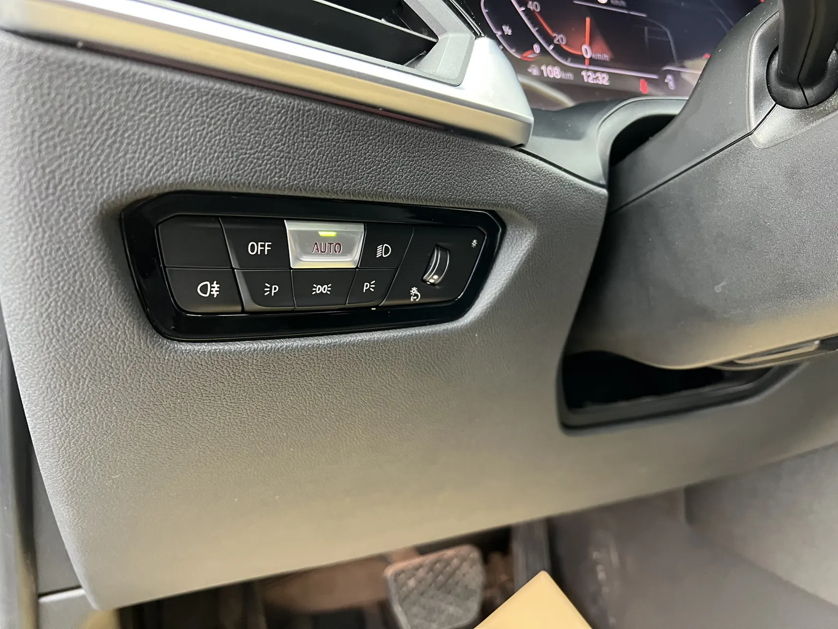 BMW 325Li, 2020 27