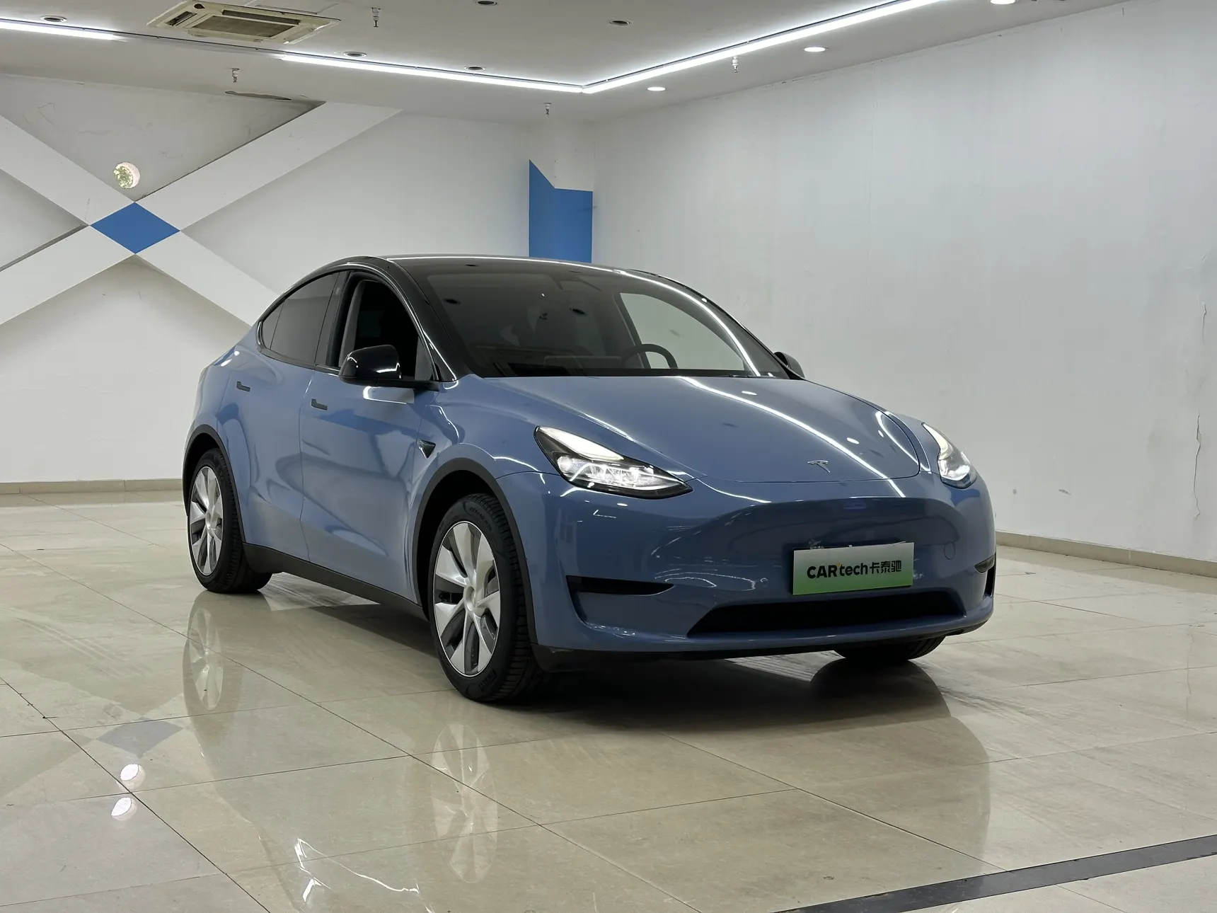Tesla Model Y, 2023 2