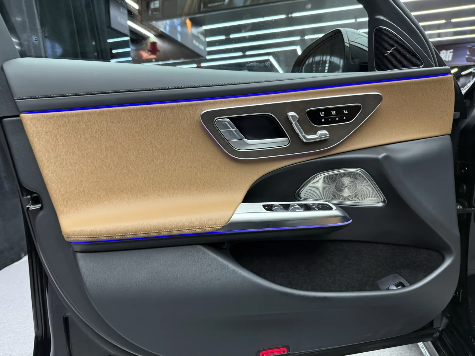 Mercedes-Benz E 300 L, 2025 16