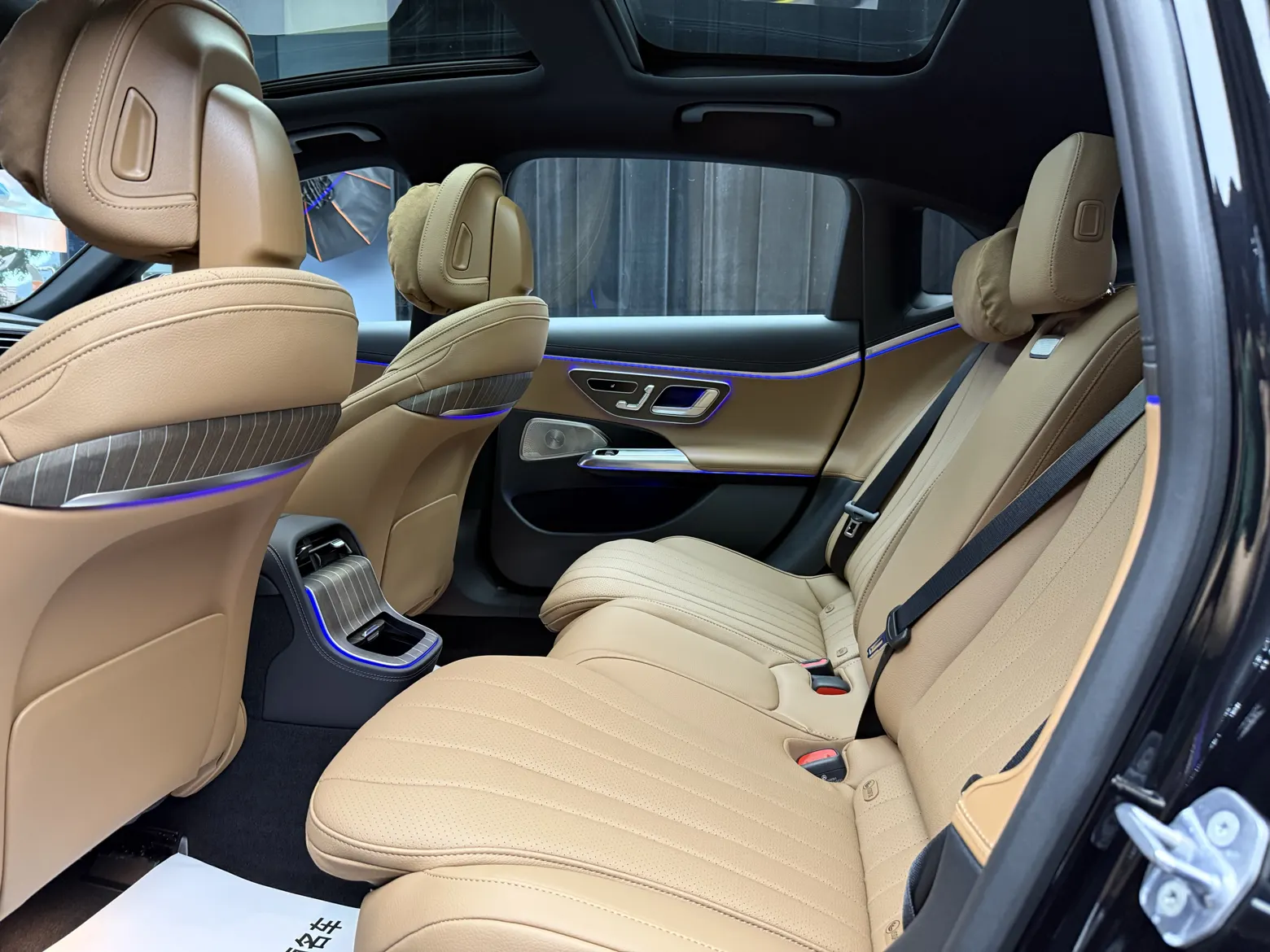 Mercedes-Benz E 300 L, 2025 19