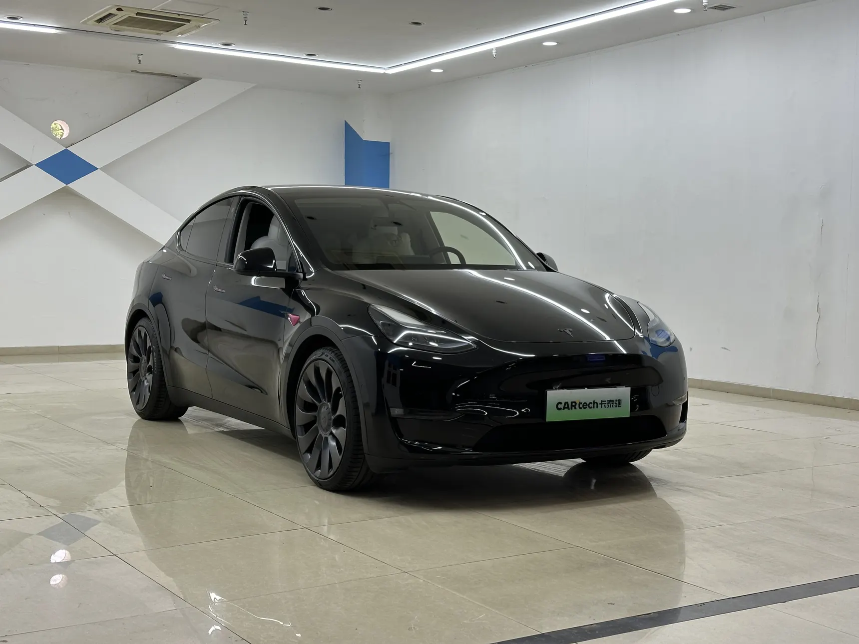 Tesla Model Y, 2023 2