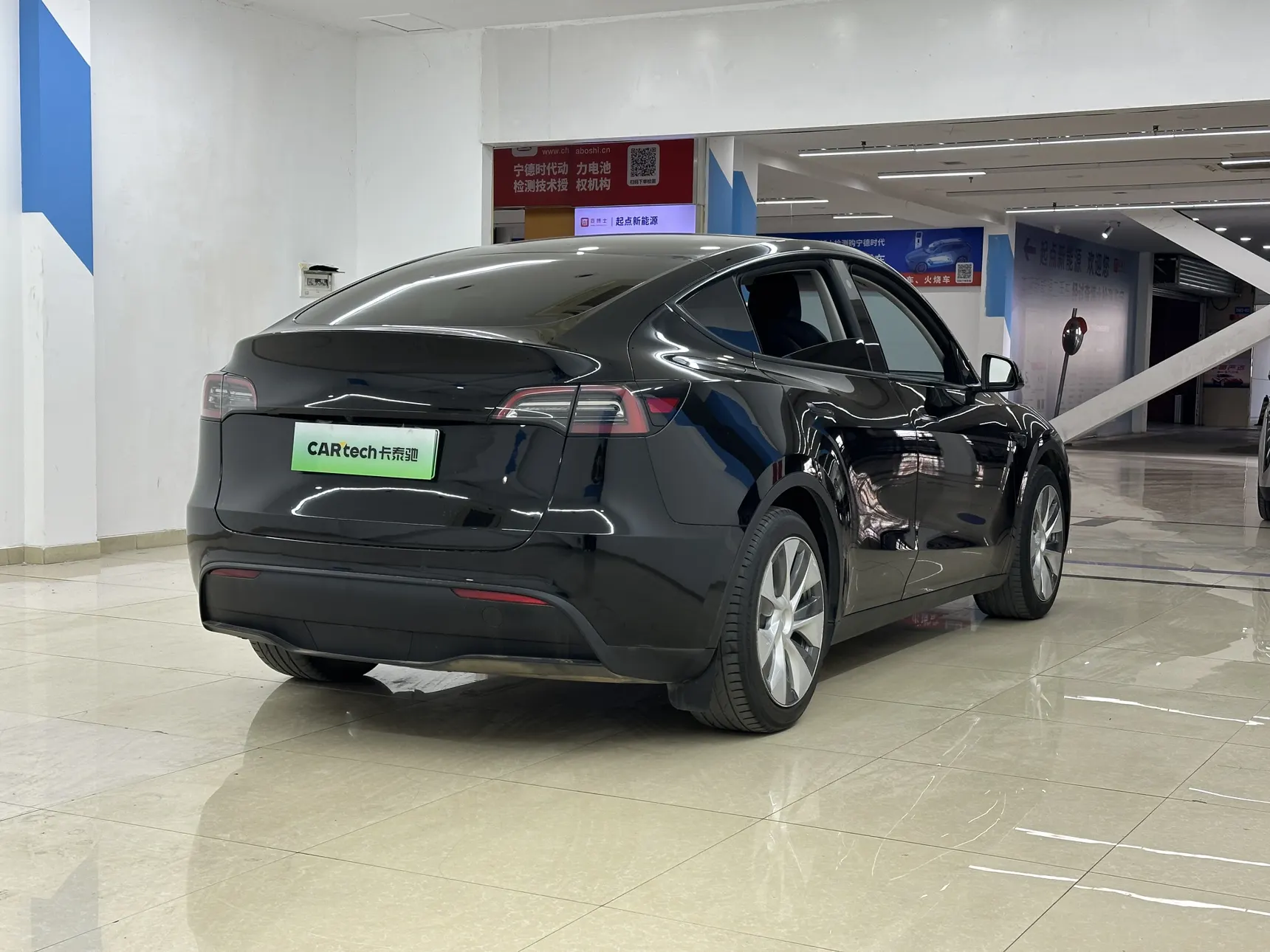 Tesla Model Y, 2023 4