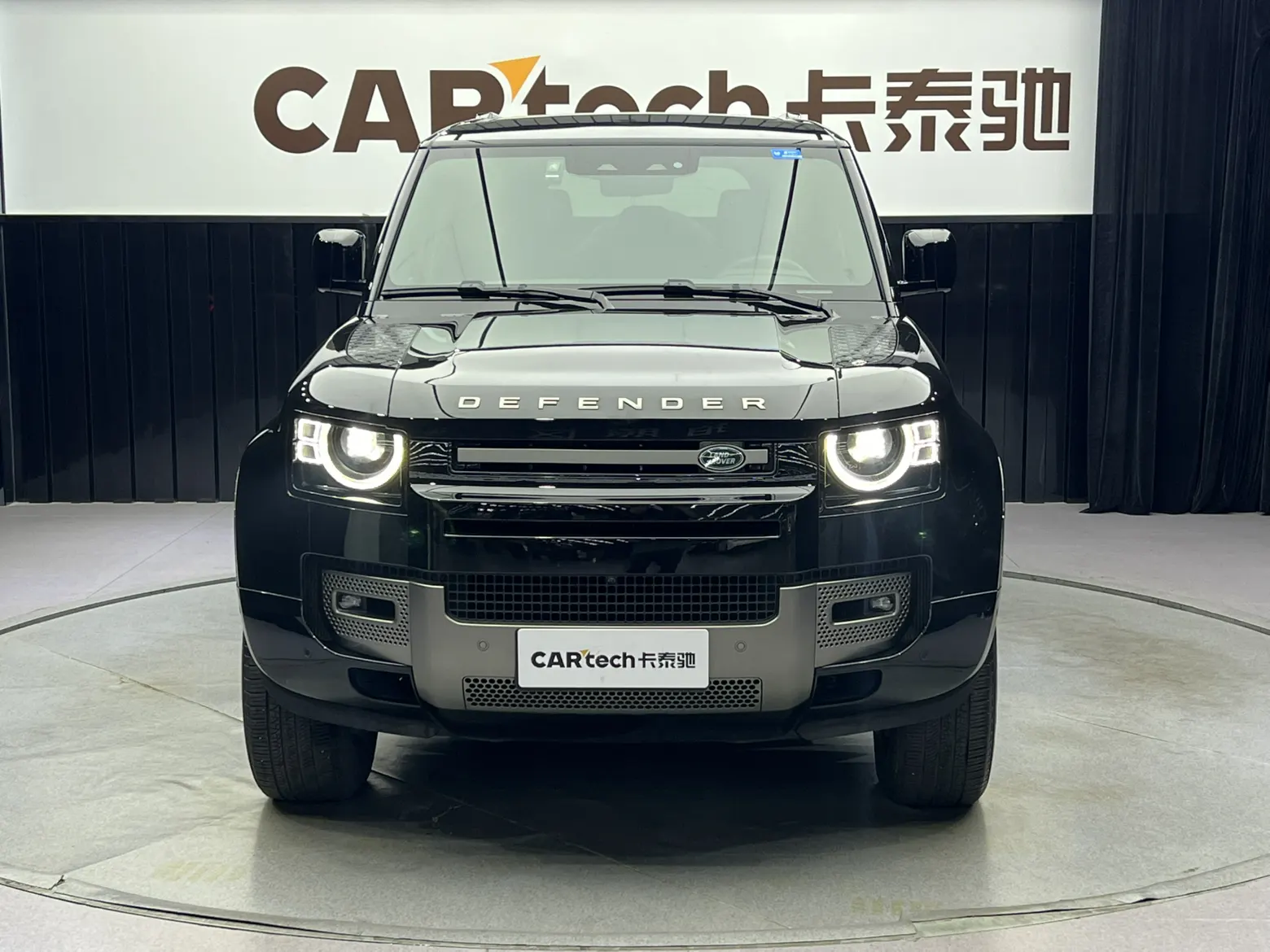 Land Rover Defender, 2024 3