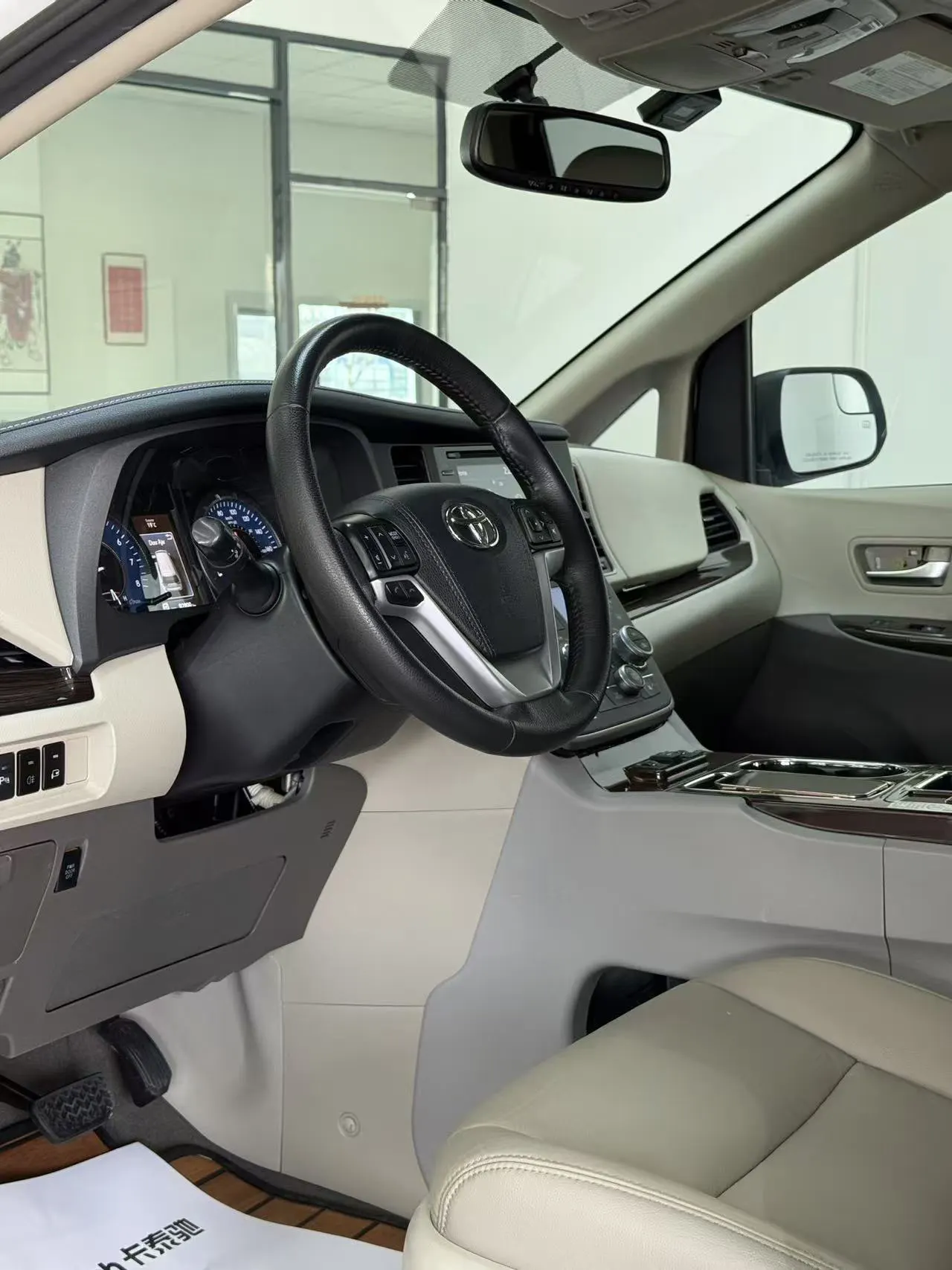 Toyota Sienna, 2021 10