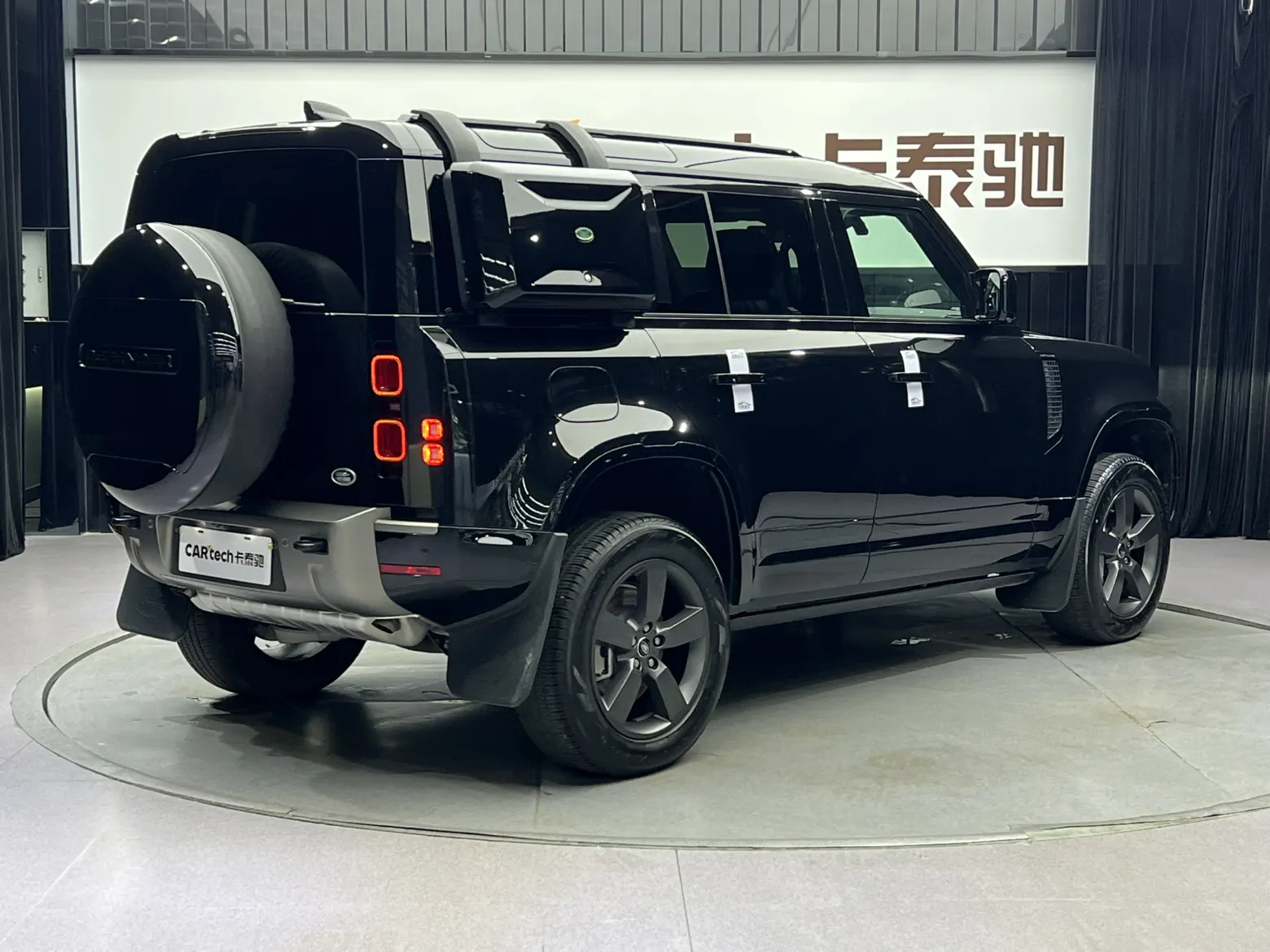 Land Rover Defender, 2024 все фото