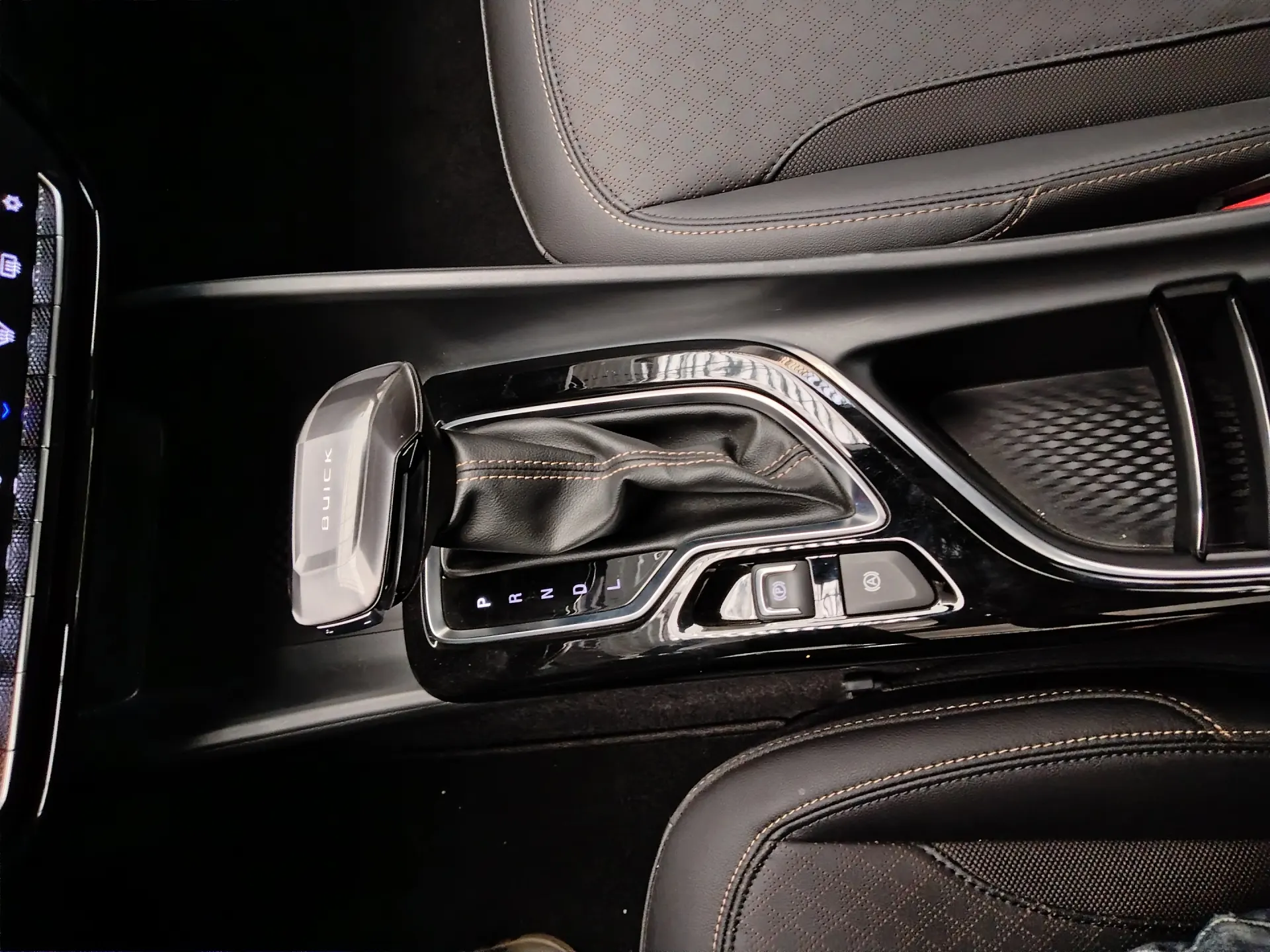 Buick Verano, 2025 12