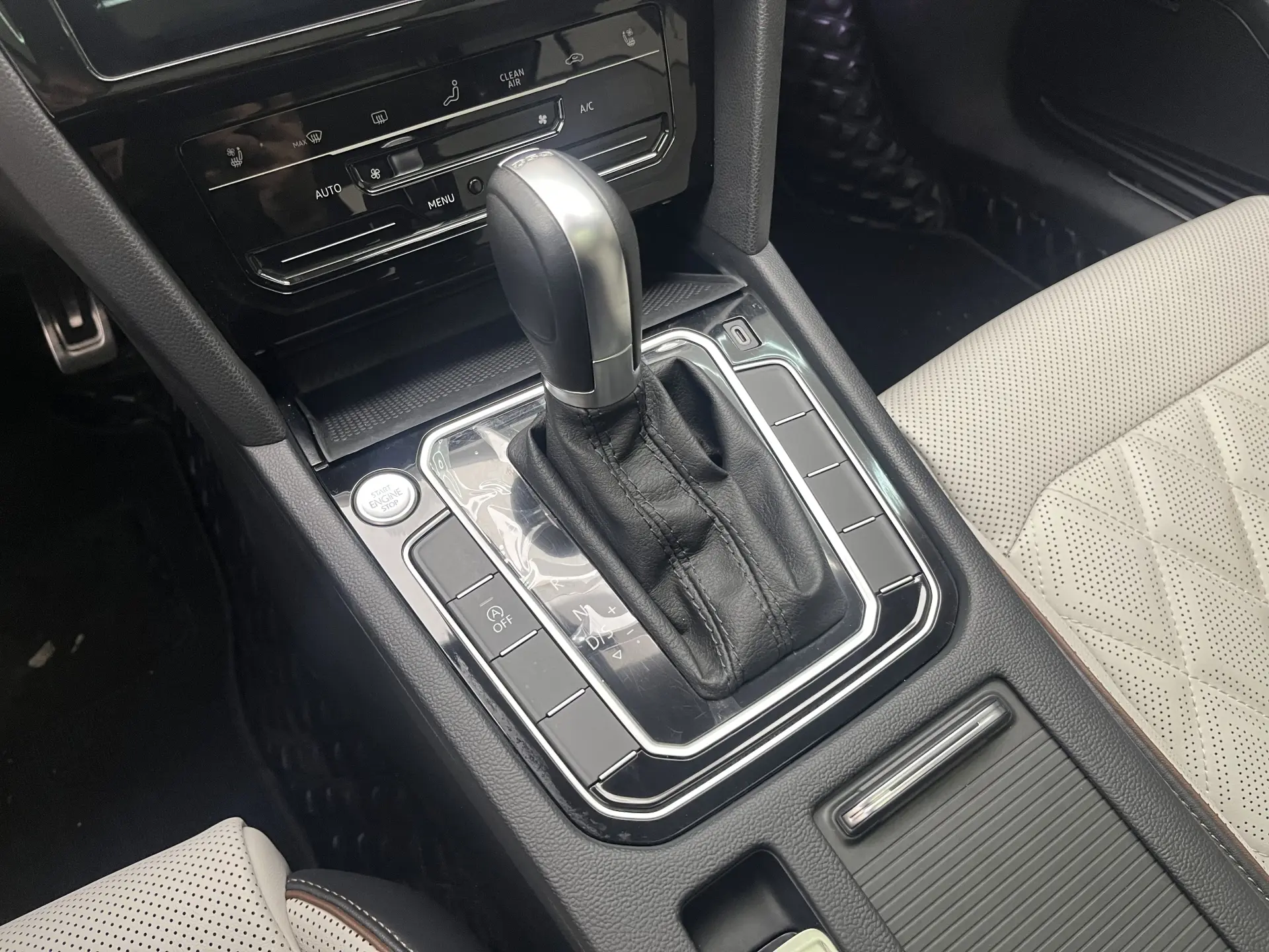 Volkswagen Magotan, 2023 13