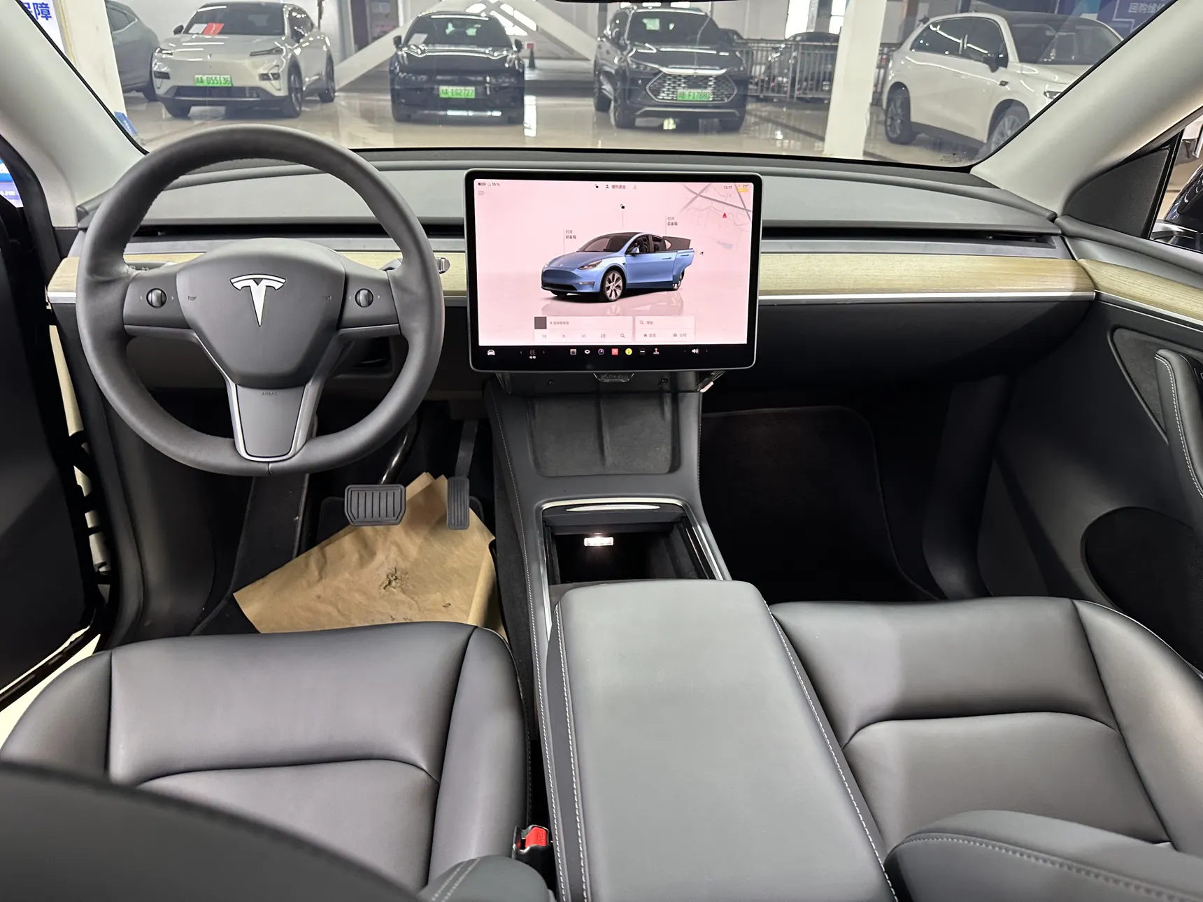 Tesla Model Y, 2023 9