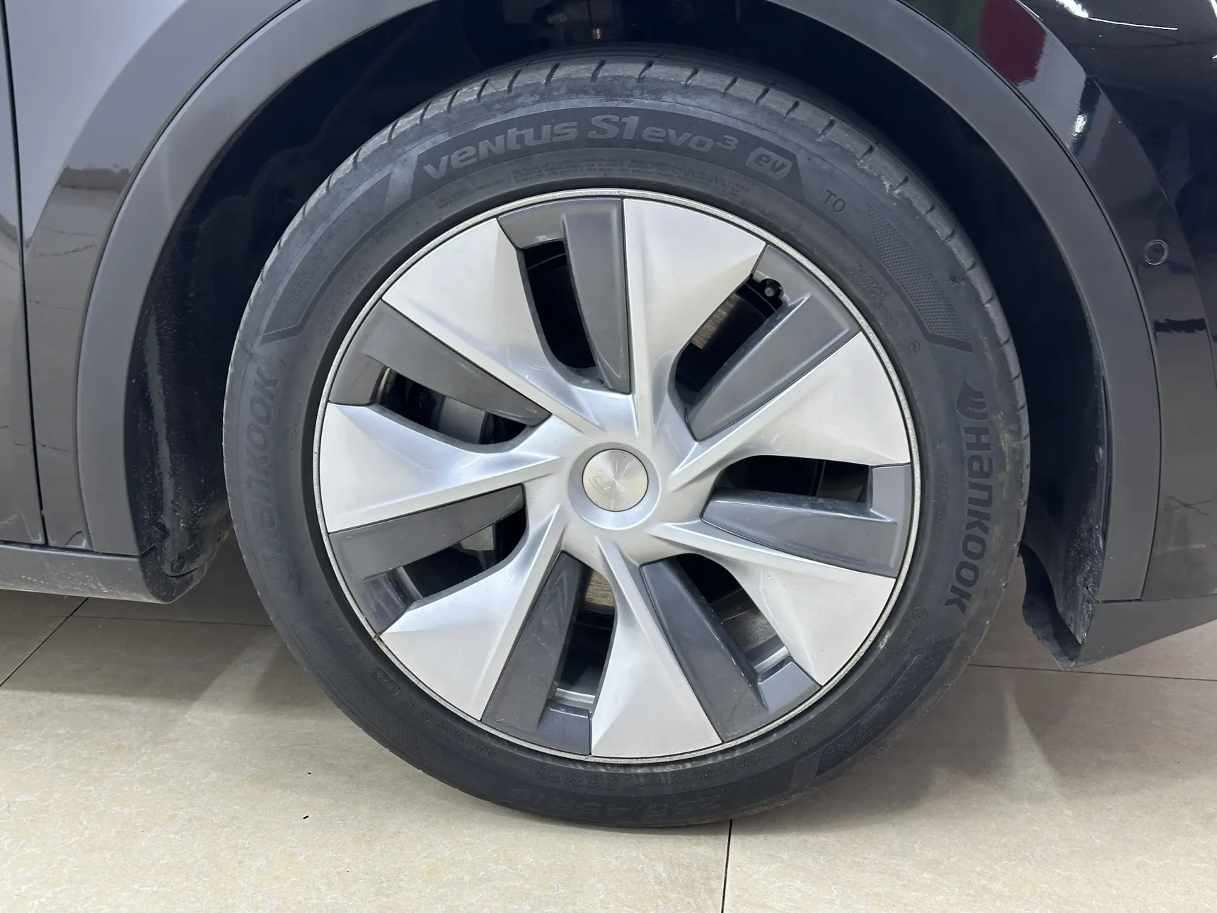 Tesla Model Y, 2023 9