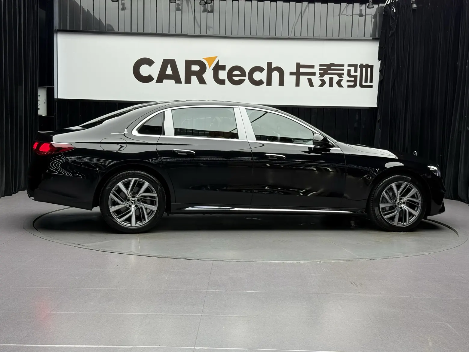 Mercedes-Benz E 300 L, 2025 4