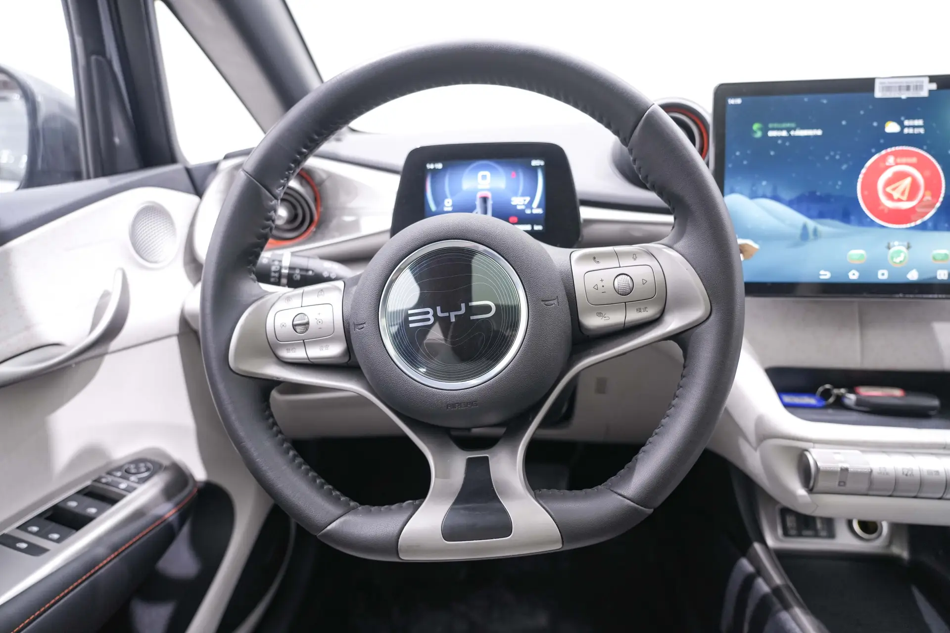 BYD Dolphin, 2023 17