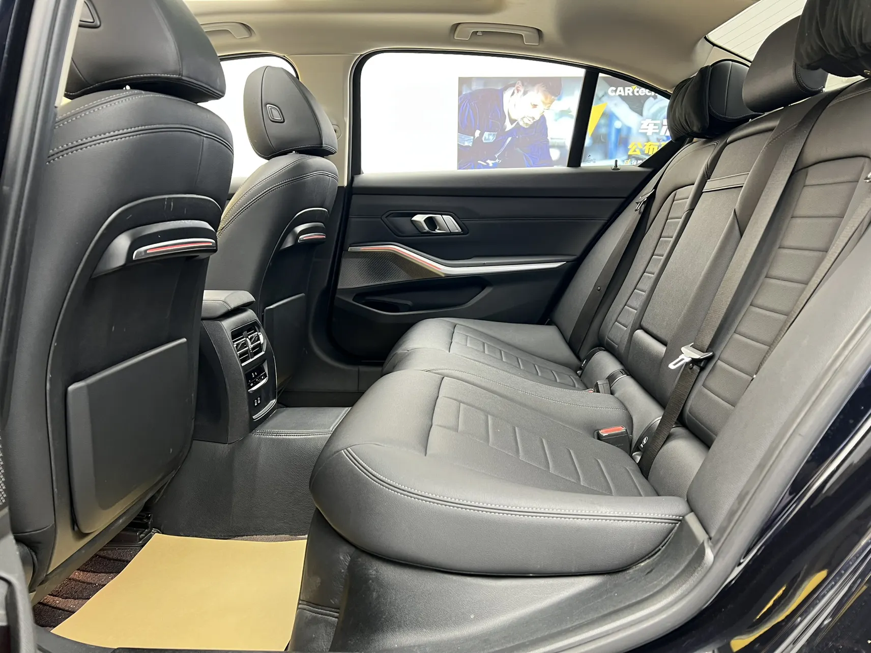 BMW 325Li, 2020 26