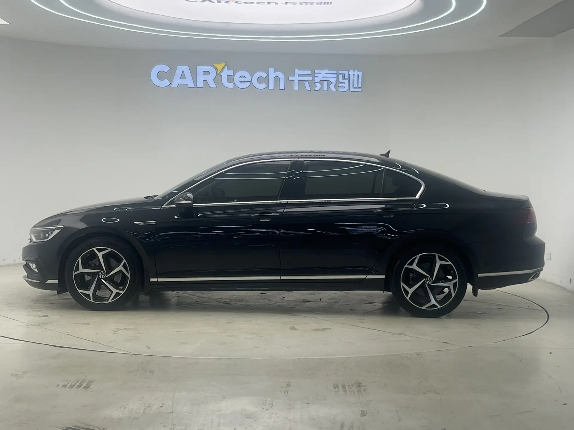 Volkswagen Magotan, 2023 3