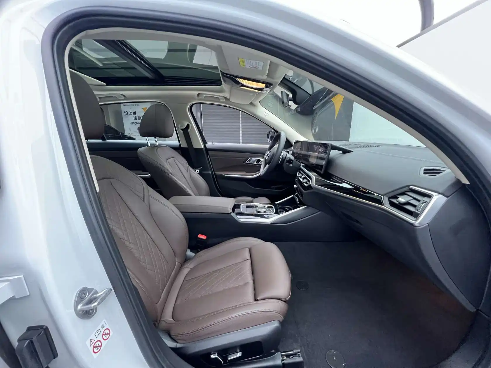 BMW 320Li, 2024 19