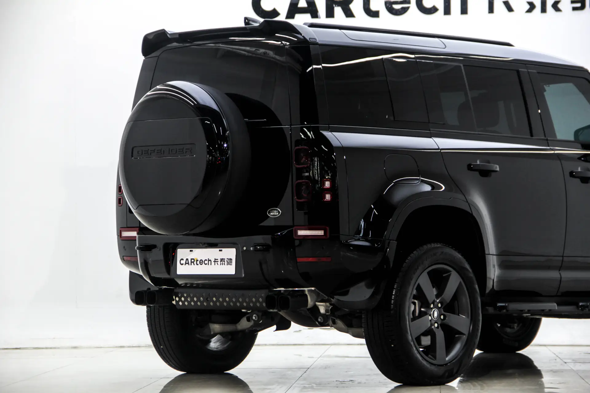 Land Rover Defender, 2025 12