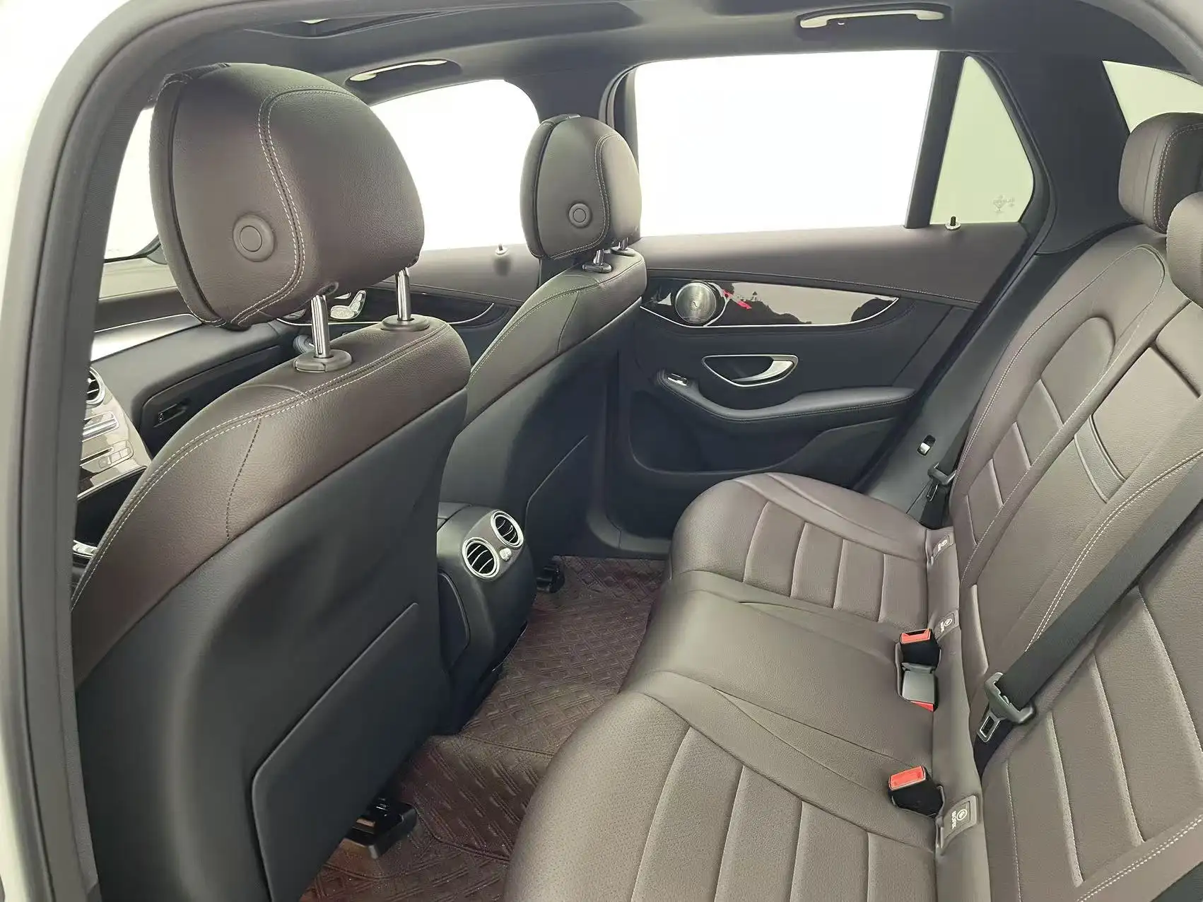 Mercedes-Benz GLC 260 4MATIC, 2018 16