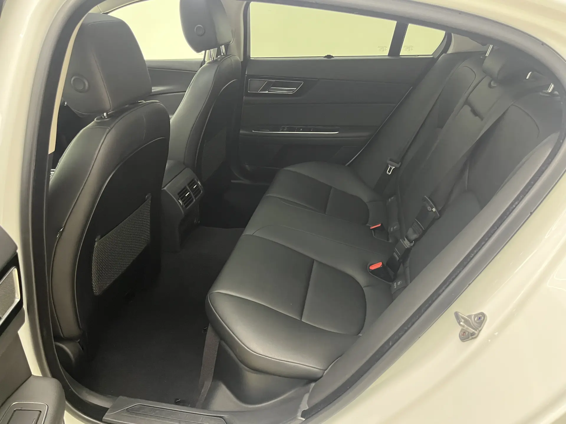 Jaguar XEL, 2019 12