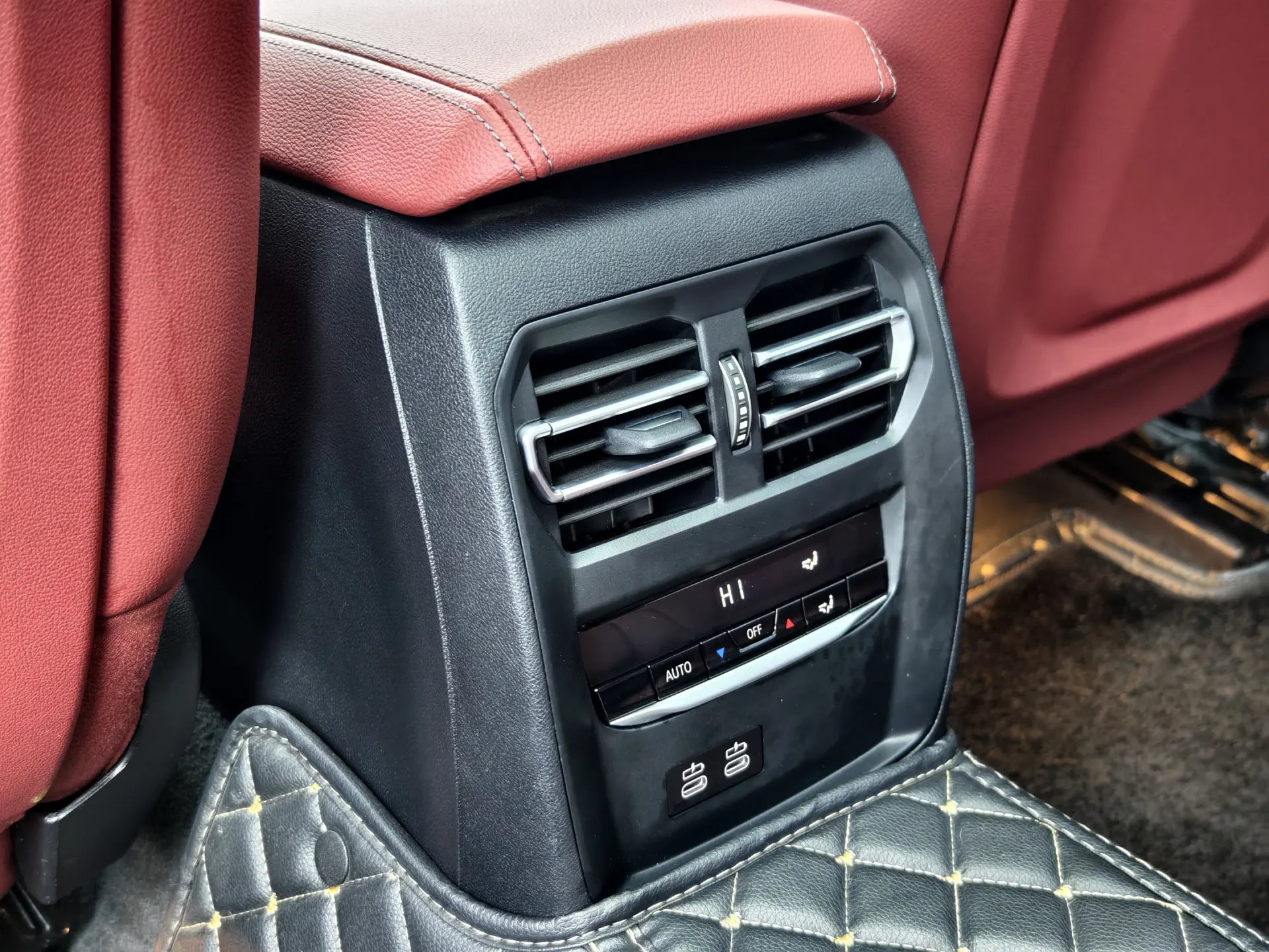BMW 330Li, 2024 15