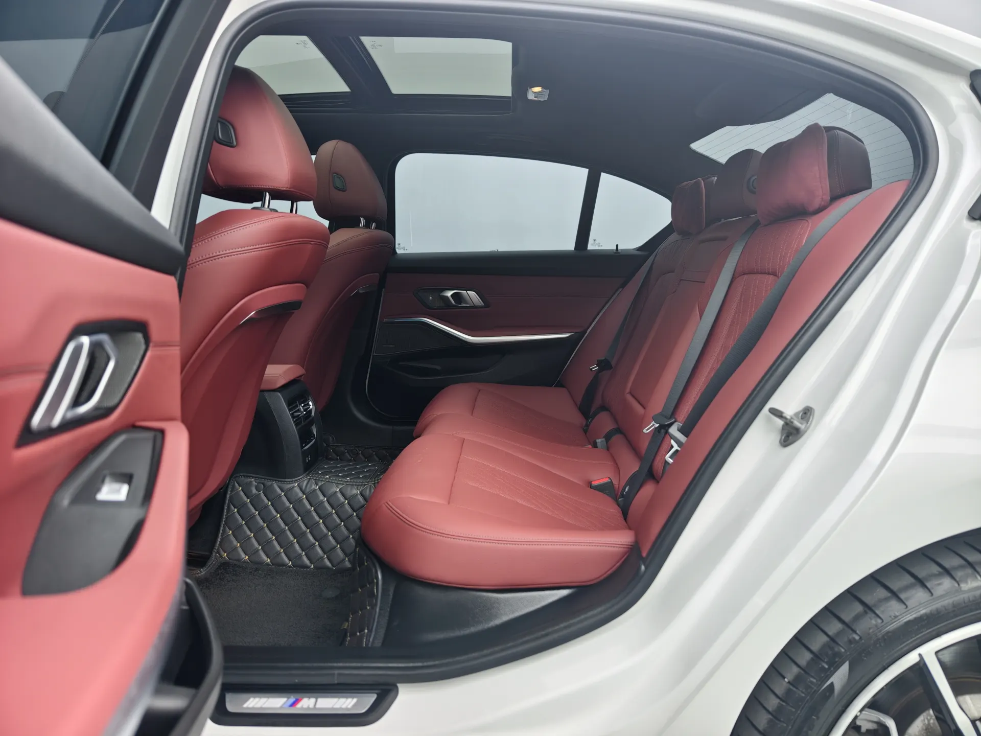 BMW 330Li, 2024 12