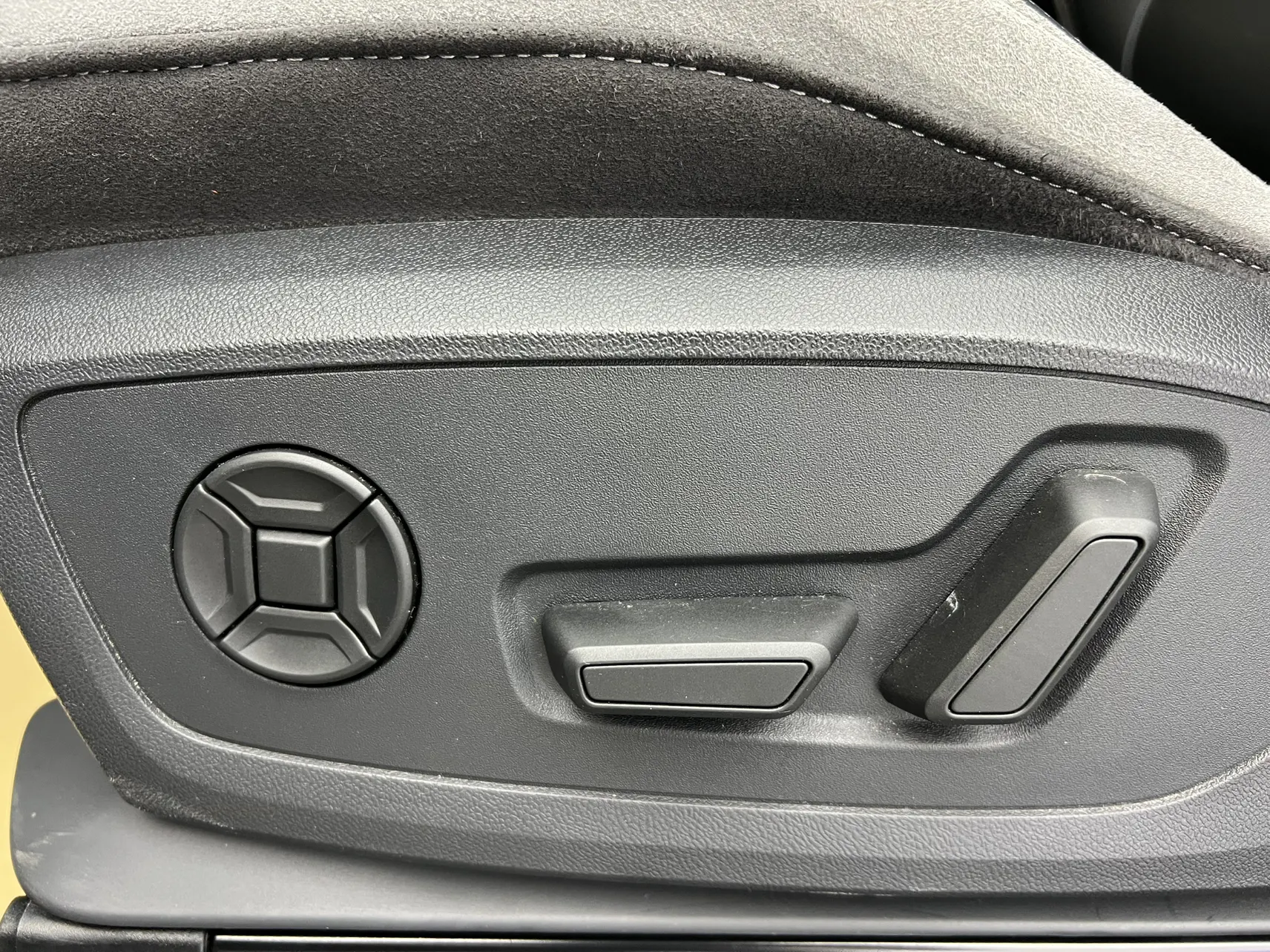 Audi Q3 40 TFSI, 2024 32