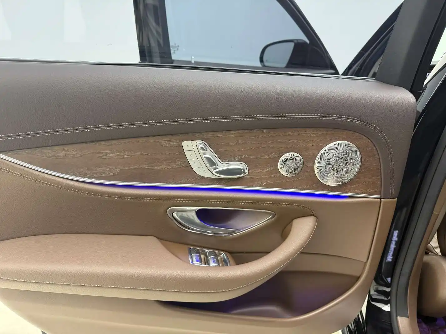 Mercedes-Benz E 300 L, 2022 6